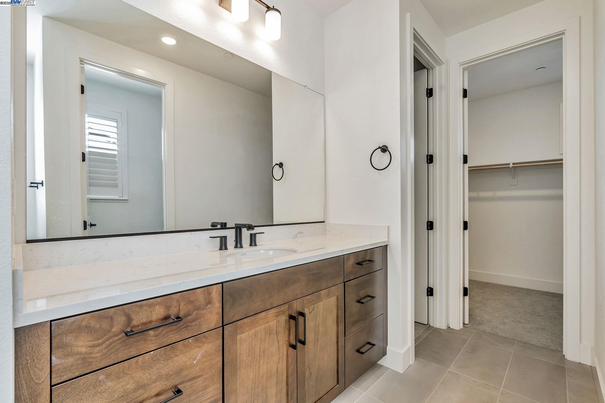 Detail Gallery Image 49 of 60 For 665 River Bend Dr, Lathrop,  CA 95330 - 6 Beds | 6/1 Baths