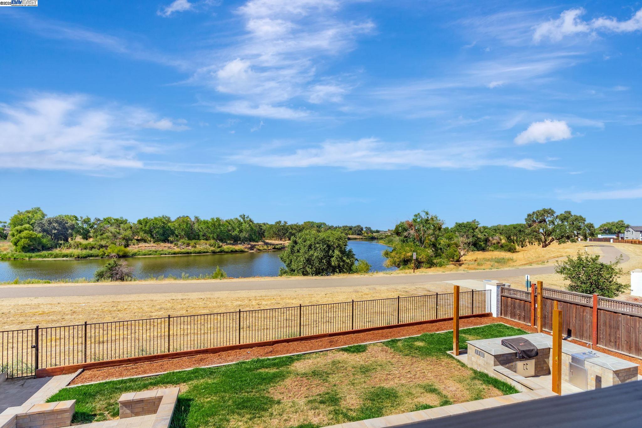 Detail Gallery Image 57 of 60 For 665 River Bend Dr, Lathrop,  CA 95330 - 6 Beds | 6/1 Baths
