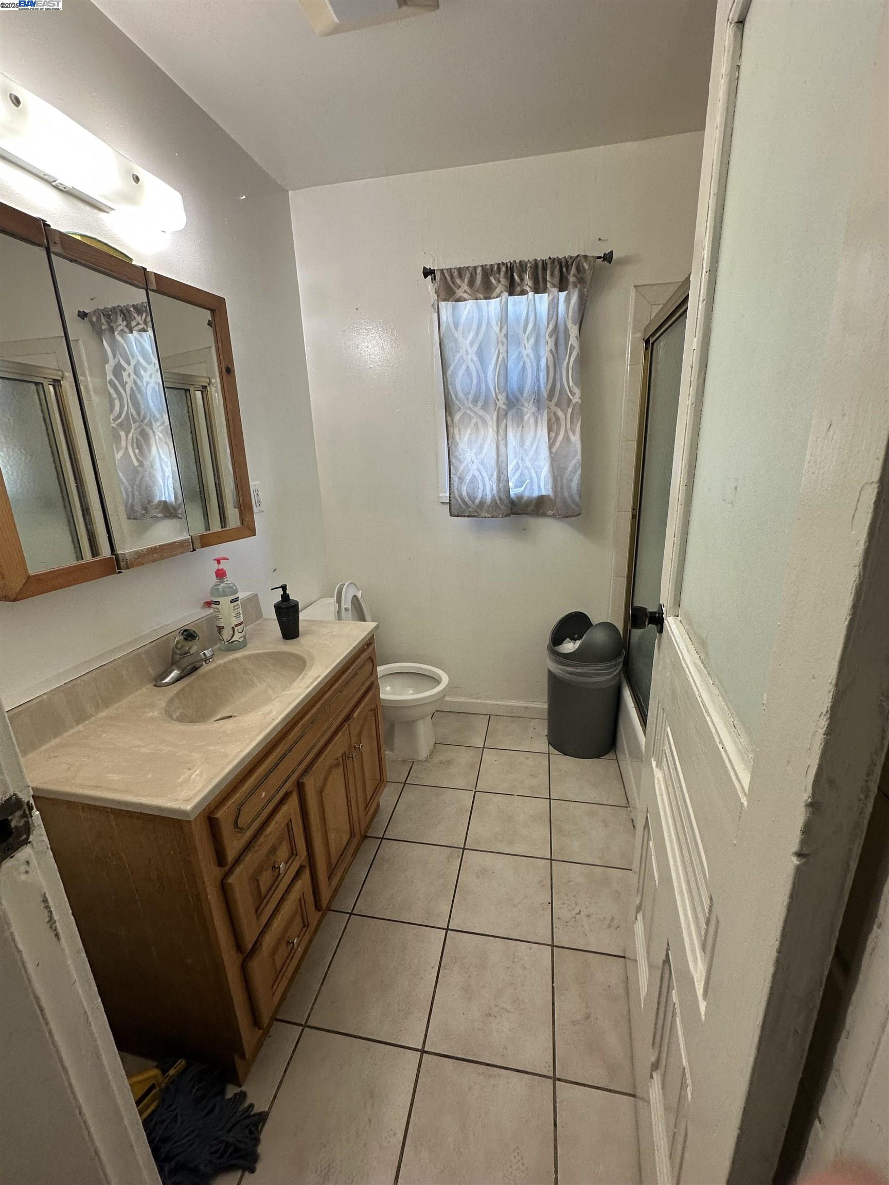 1538 39th Avenue, Oakland, California 94601, ,Residential Income,For Sale,1538 39th Avenue,41105325