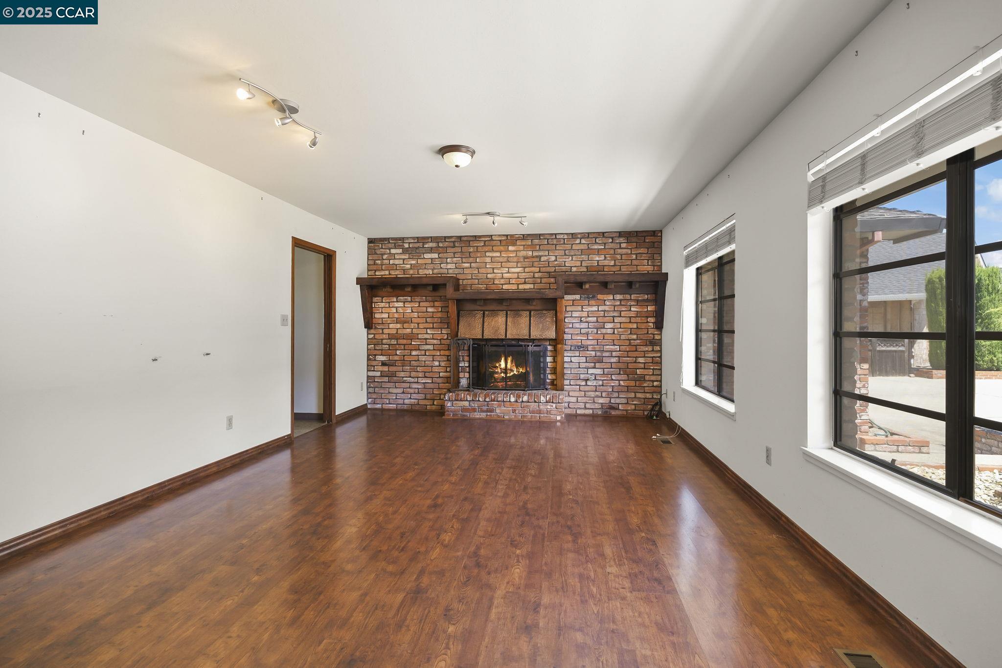 801 Laurel Ct, Rodeo, California 94572, 4 Bedrooms Bedrooms, 9 Rooms Rooms,3 BathroomsBathrooms,Residential,For Sale,801 Laurel Ct,41105326
