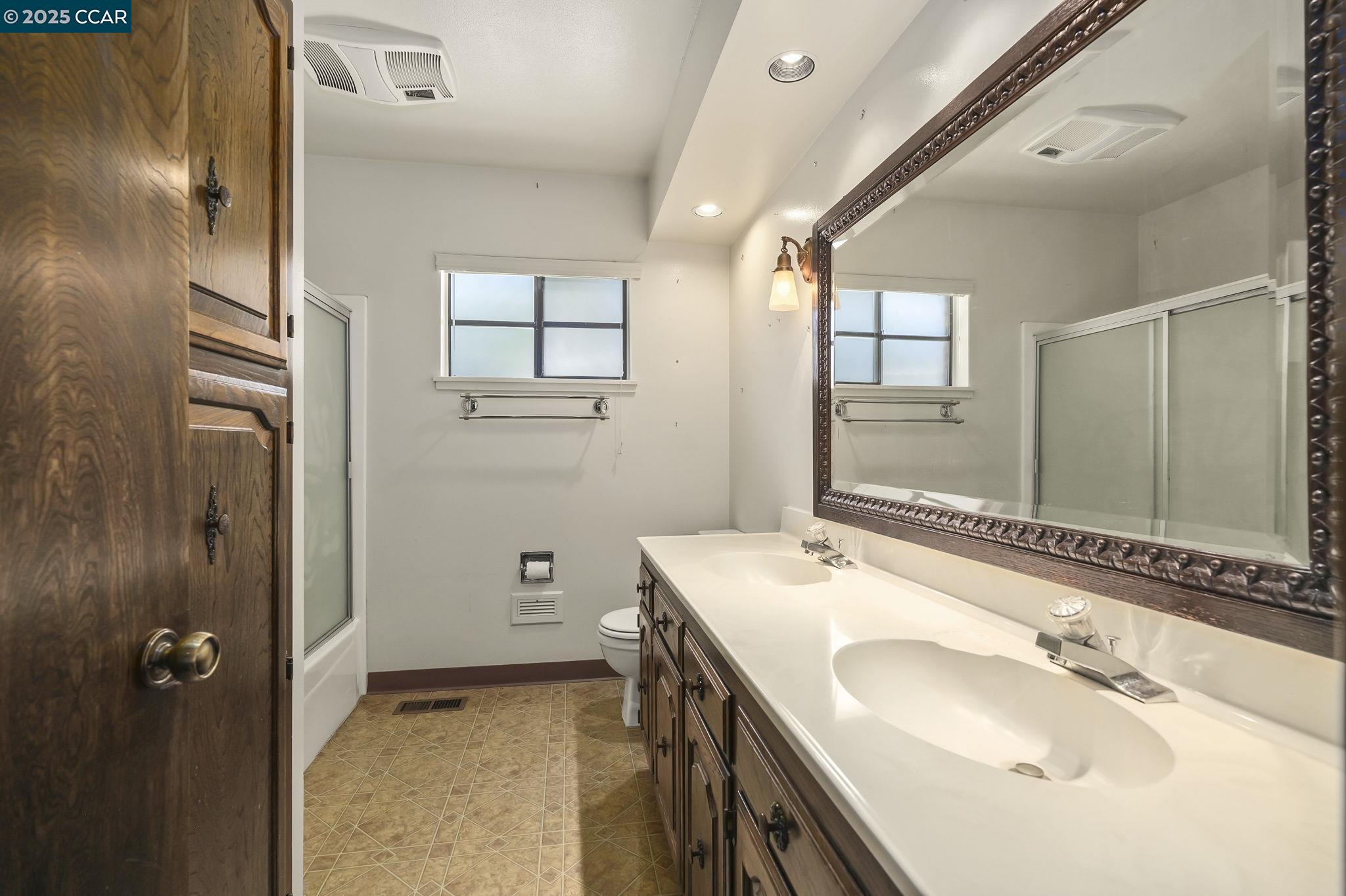 801 Laurel Ct, Rodeo, California 94572, 4 Bedrooms Bedrooms, 9 Rooms Rooms,3 BathroomsBathrooms,Residential,For Sale,801 Laurel Ct,41105326