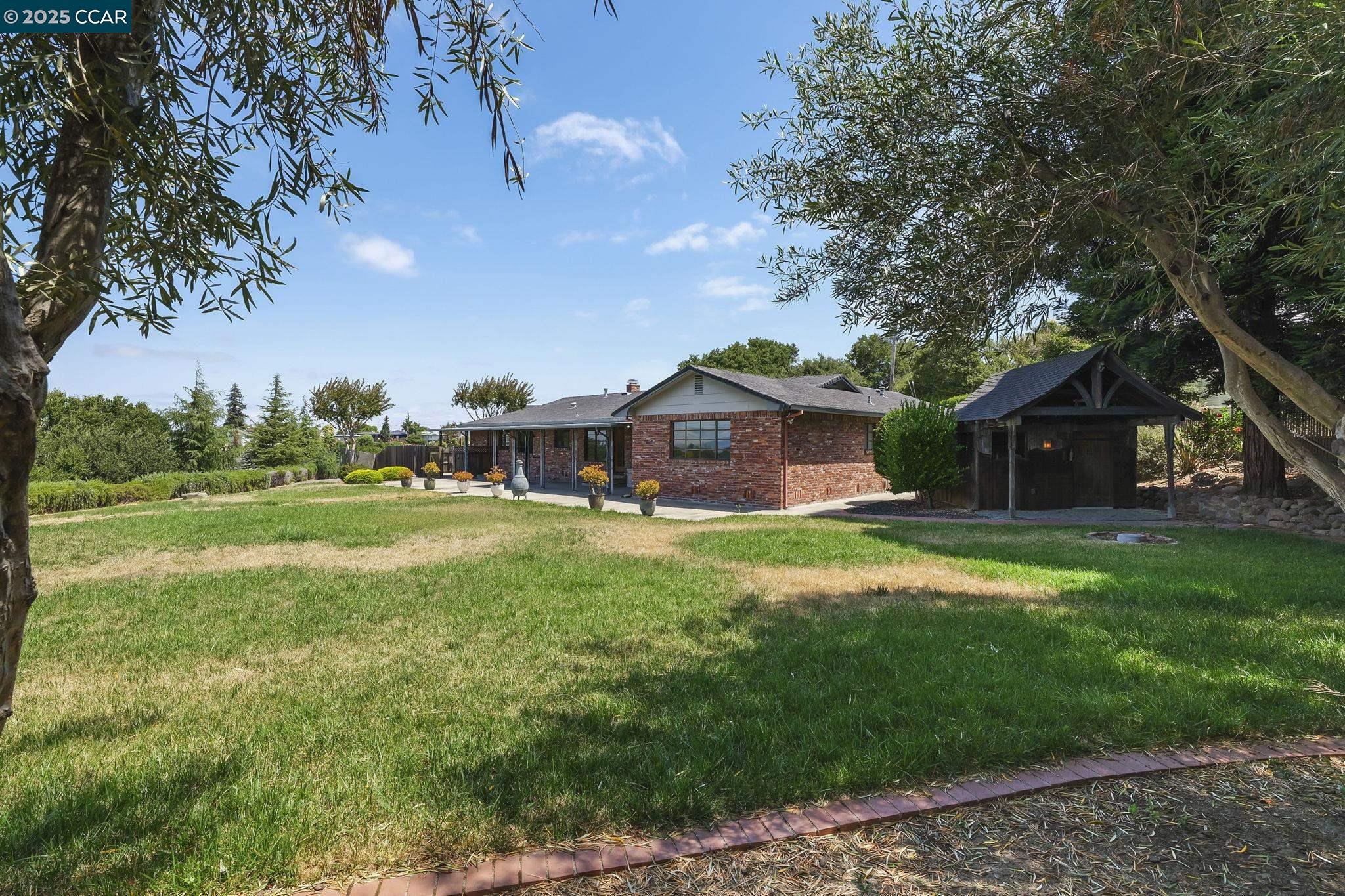 801 Laurel Ct, Rodeo, California 94572, 4 Bedrooms Bedrooms, 9 Rooms Rooms,3 BathroomsBathrooms,Residential,For Sale,801 Laurel Ct,41105326