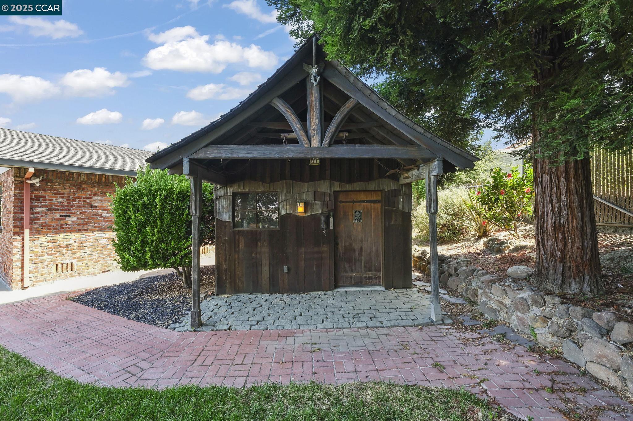 801 Laurel Ct, Rodeo, California 94572, 4 Bedrooms Bedrooms, 9 Rooms Rooms,3 BathroomsBathrooms,Residential,For Sale,801 Laurel Ct,41105326
