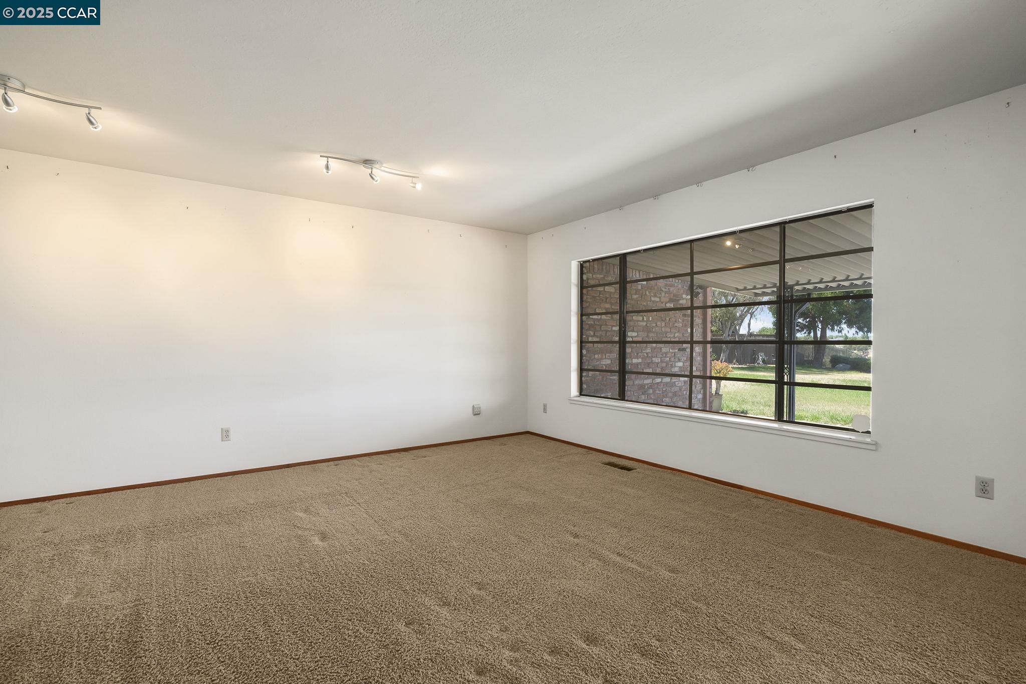 801 Laurel Ct, Rodeo, California 94572, 4 Bedrooms Bedrooms, 9 Rooms Rooms,3 BathroomsBathrooms,Residential,For Sale,801 Laurel Ct,41105326