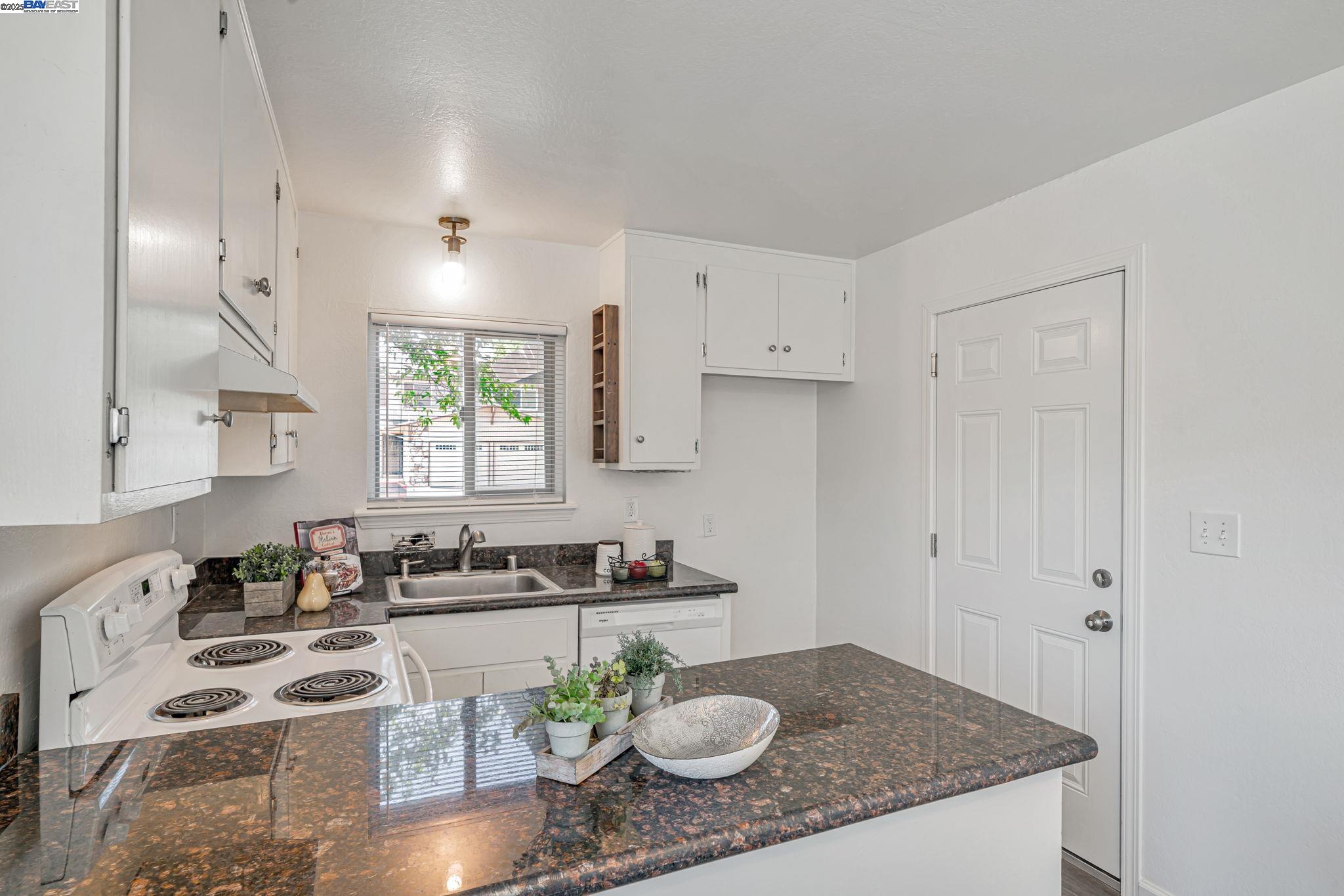 8629 Beverly Lane, Dublin, California 94568, ,Residential Income,For Sale,8629 Beverly Lane,41105328