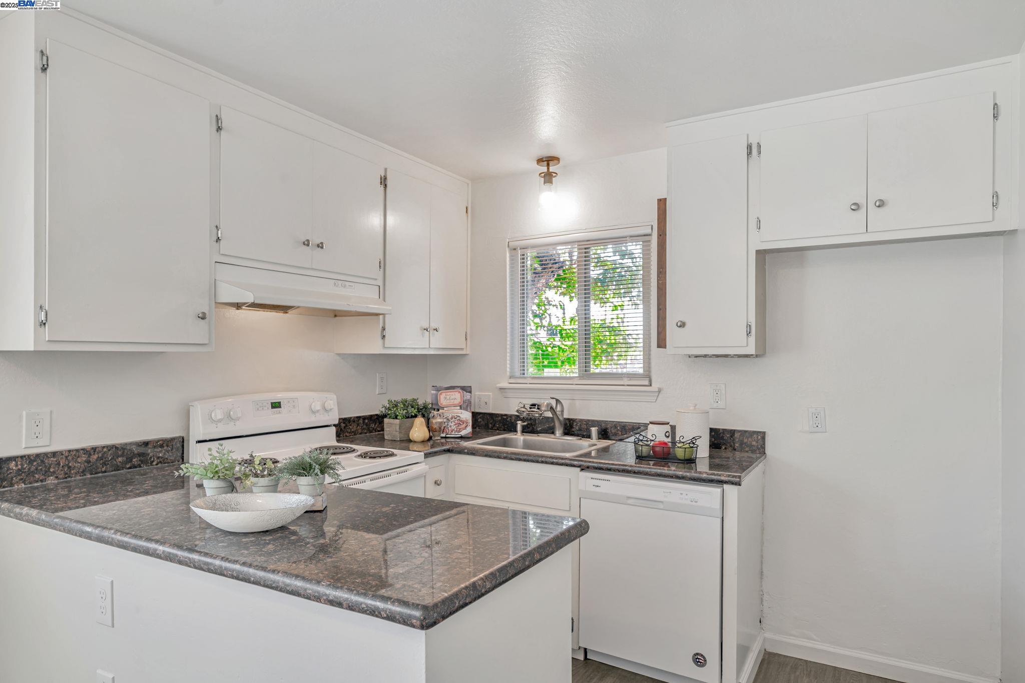 8629 Beverly Lane, Dublin, California 94568, ,Residential Income,For Sale,8629 Beverly Lane,41105328