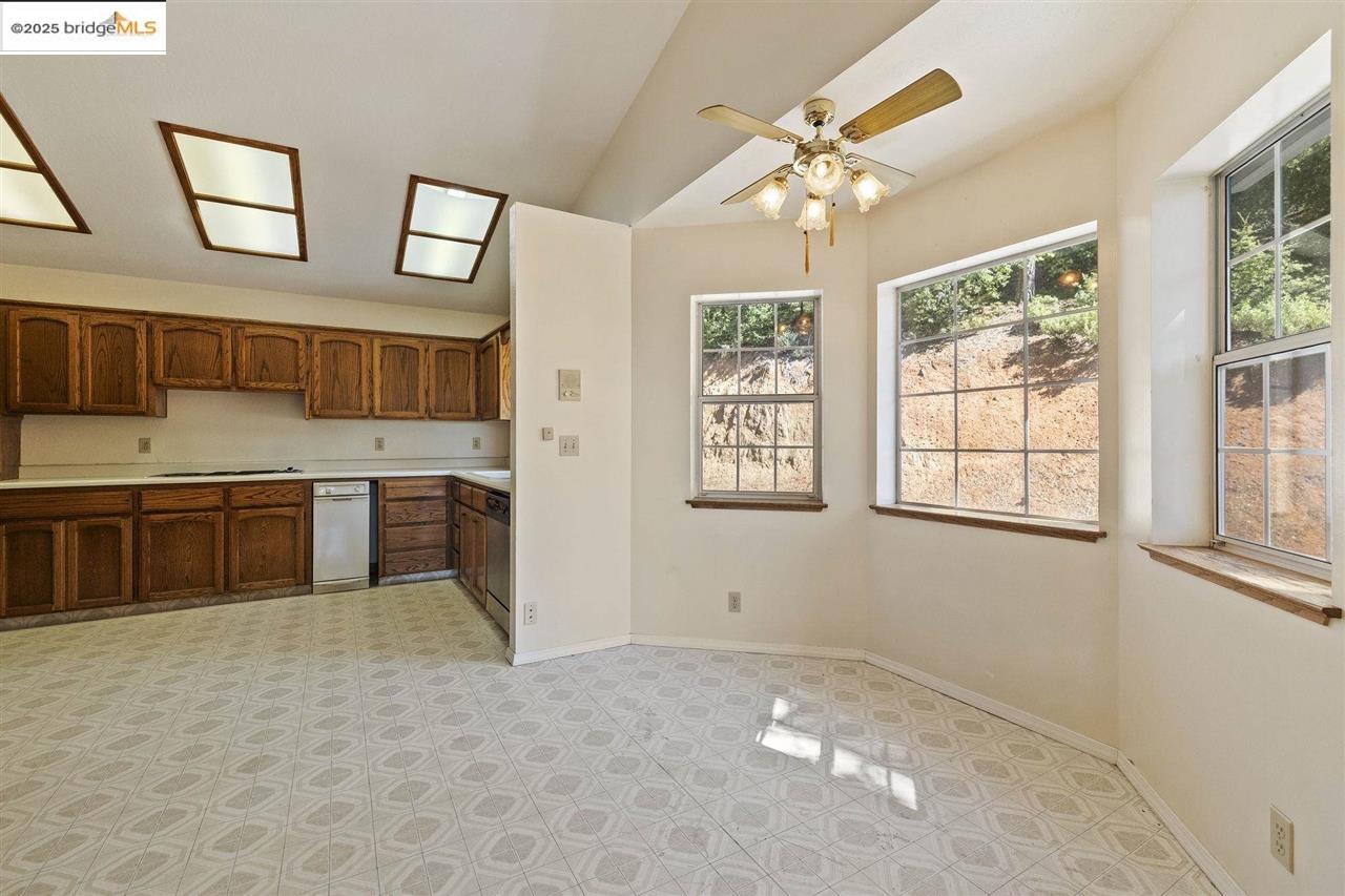 16620 Charles Otter Drive, Sonora, California 95370, 3 Bedrooms Bedrooms, 10 Rooms Rooms,2 BathroomsBathrooms,Residential,For Sale,16620 Charles Otter Drive,41105331
