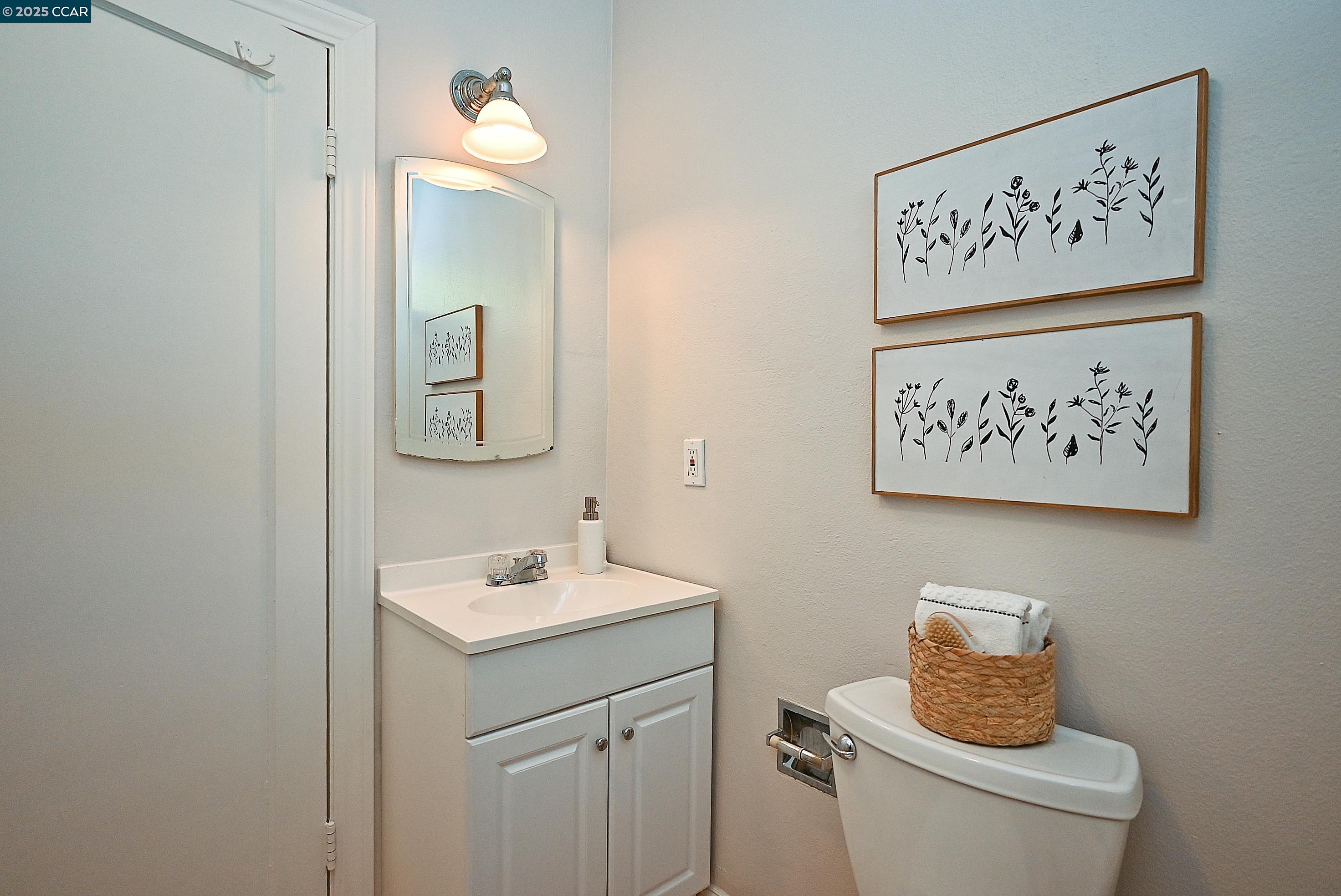 10 Westminster Place, Lafayette, California 94549, 4 Bedrooms Bedrooms, 8 Rooms Rooms,2 BathroomsBathrooms,Residential,For Sale,10 Westminster Place,41105333
