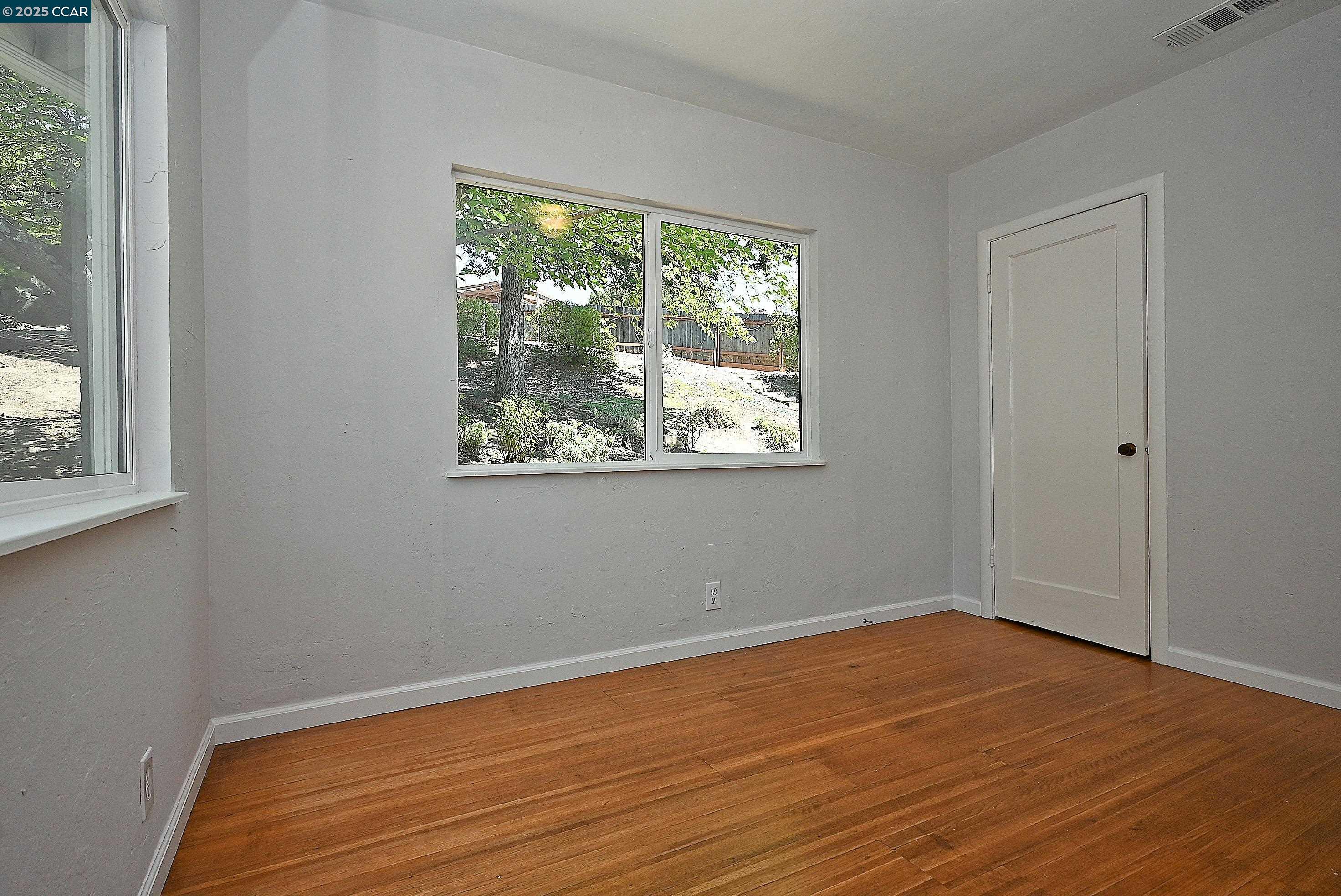 10 Westminster Place, Lafayette, California 94549, 4 Bedrooms Bedrooms, 8 Rooms Rooms,2 BathroomsBathrooms,Residential,For Sale,10 Westminster Place,41105333