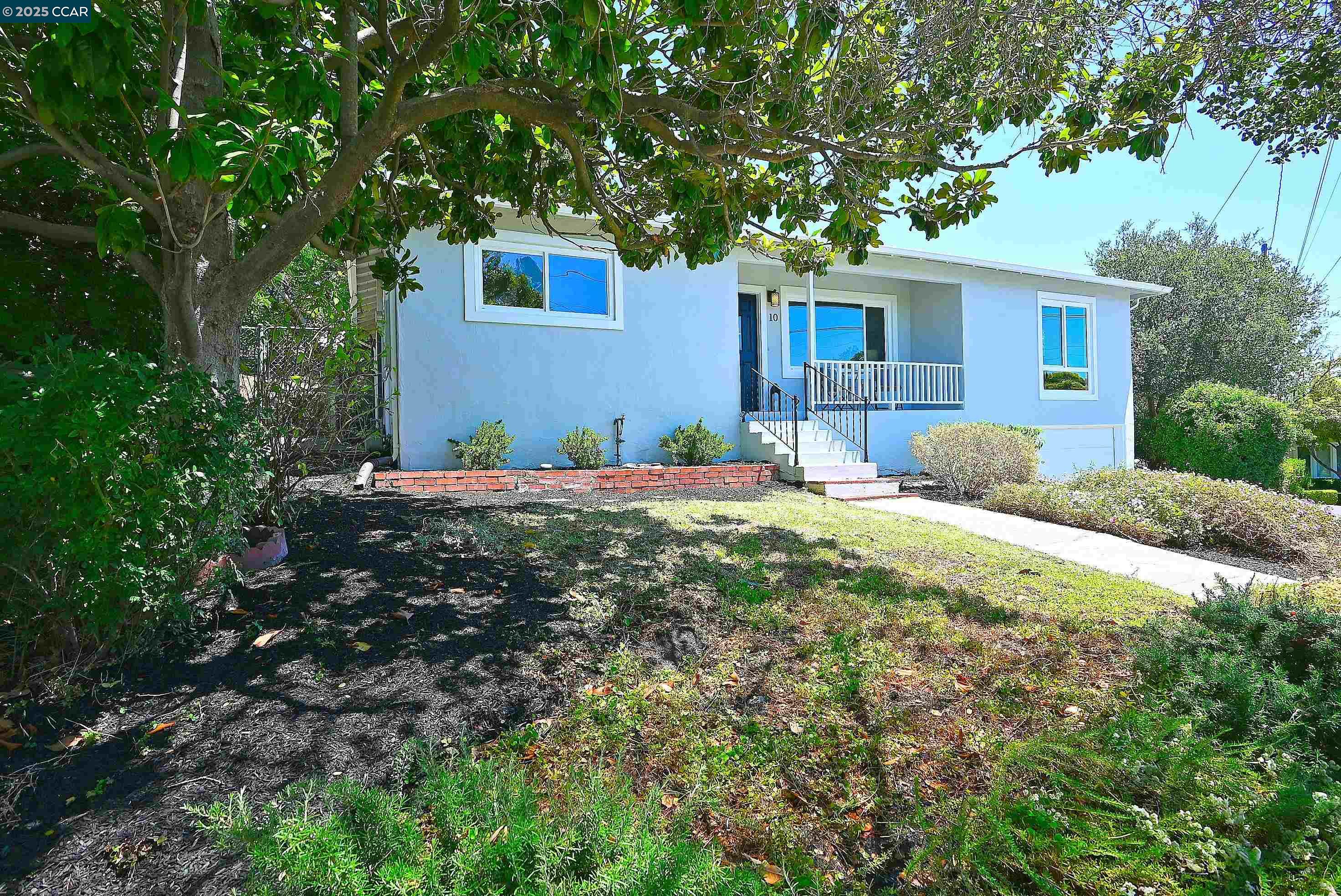 10 Westminster Place, Lafayette, California 94549, 4 Bedrooms Bedrooms, 8 Rooms Rooms,2 BathroomsBathrooms,Residential,For Sale,10 Westminster Place,41105333
