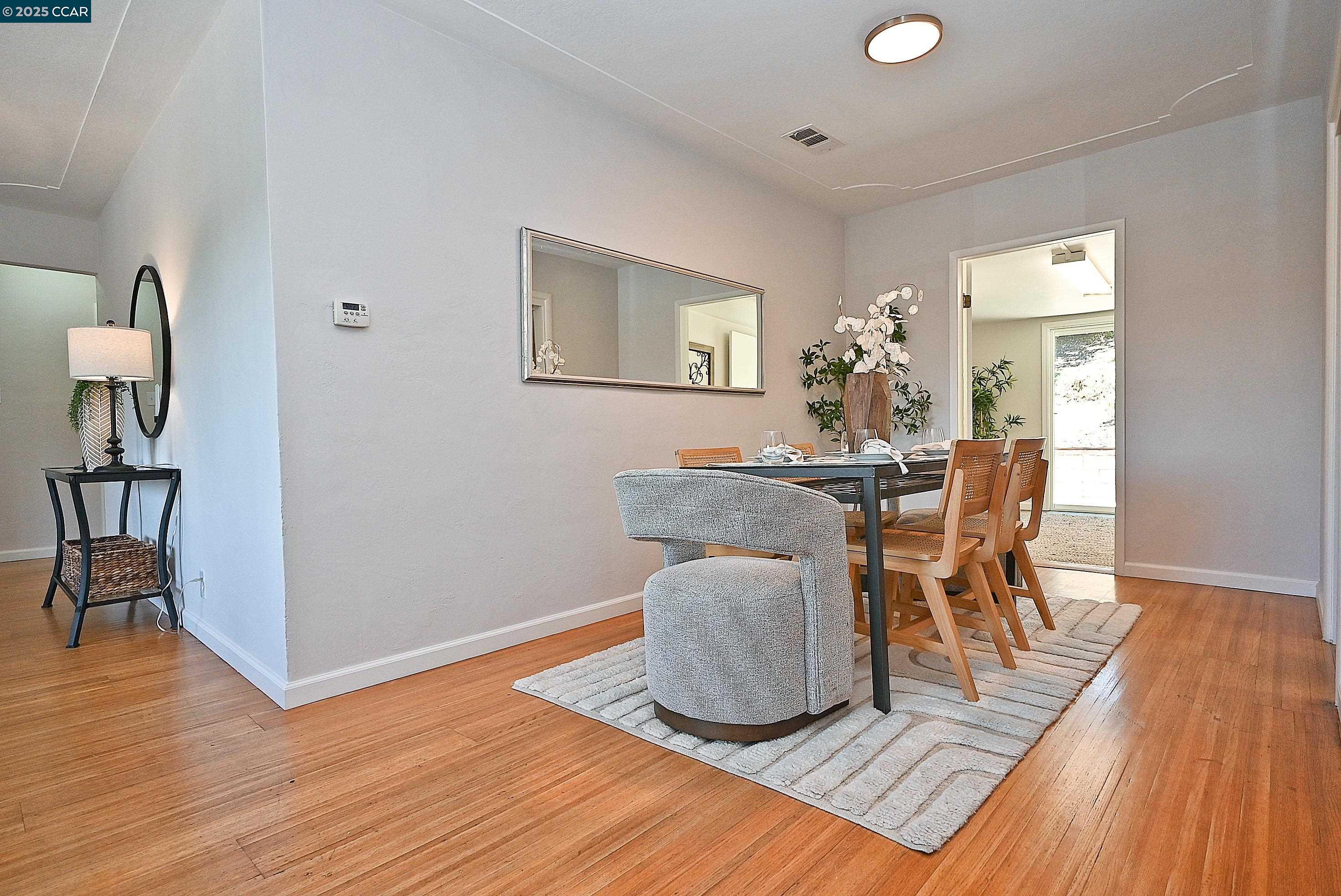 10 Westminster Place, Lafayette, California 94549, 4 Bedrooms Bedrooms, 8 Rooms Rooms,2 BathroomsBathrooms,Residential,For Sale,10 Westminster Place,41105333