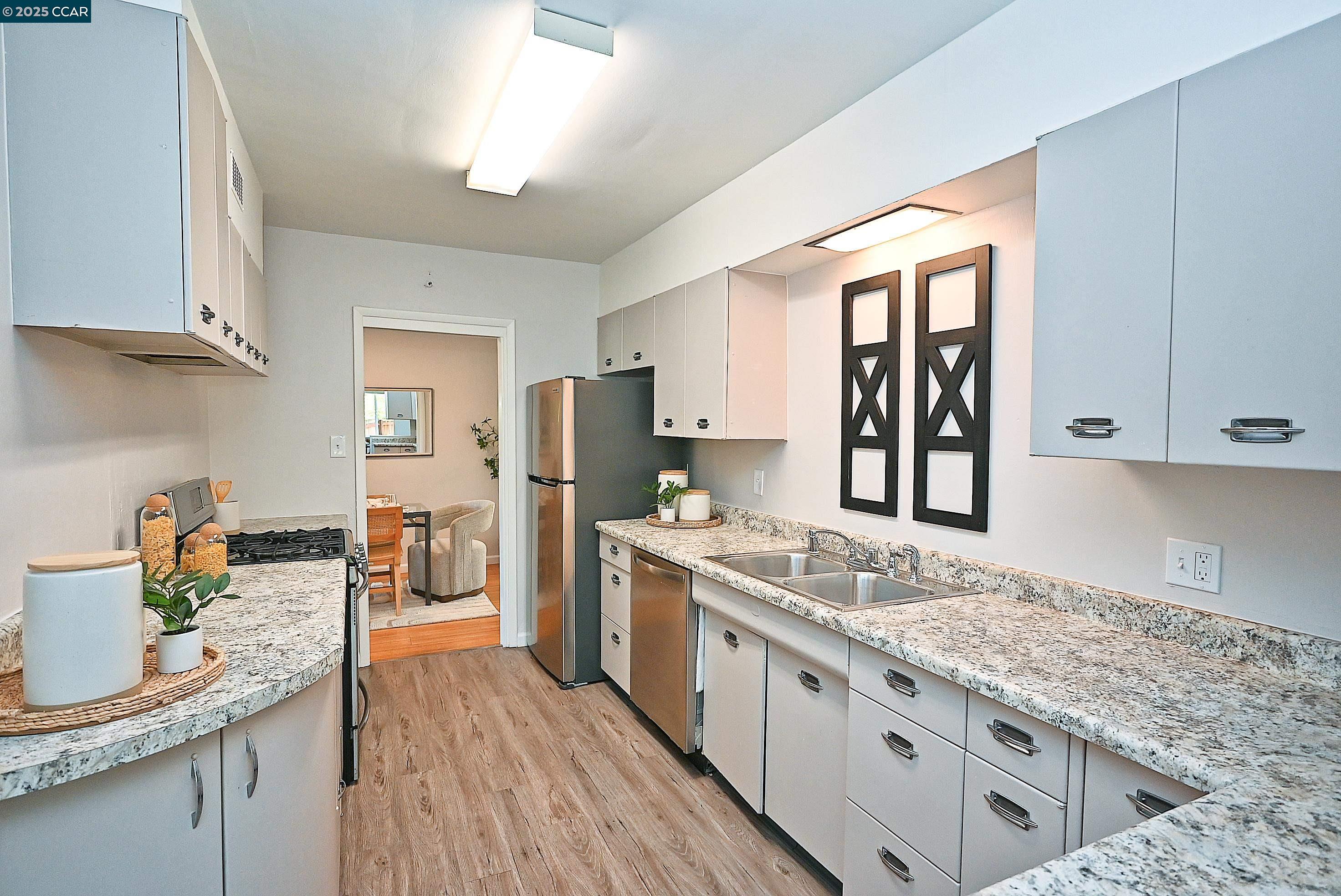 10 Westminster Place, Lafayette, California 94549, 4 Bedrooms Bedrooms, 8 Rooms Rooms,2 BathroomsBathrooms,Residential,For Sale,10 Westminster Place,41105333
