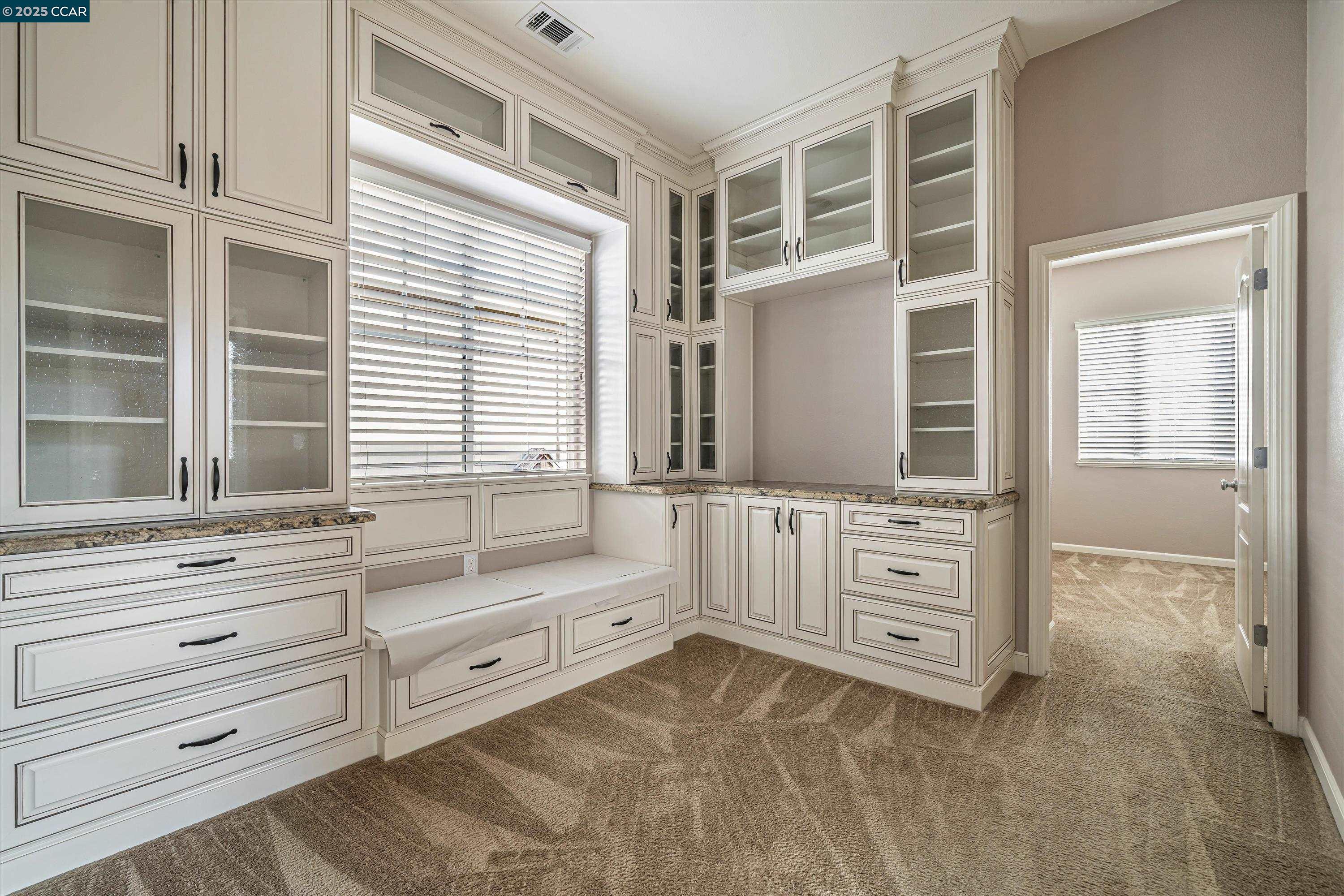 Detail Gallery Image 15 of 39 For 6432 Laurel Creek Pl, Livermore,  CA 94551 - 4 Beds | 3 Baths