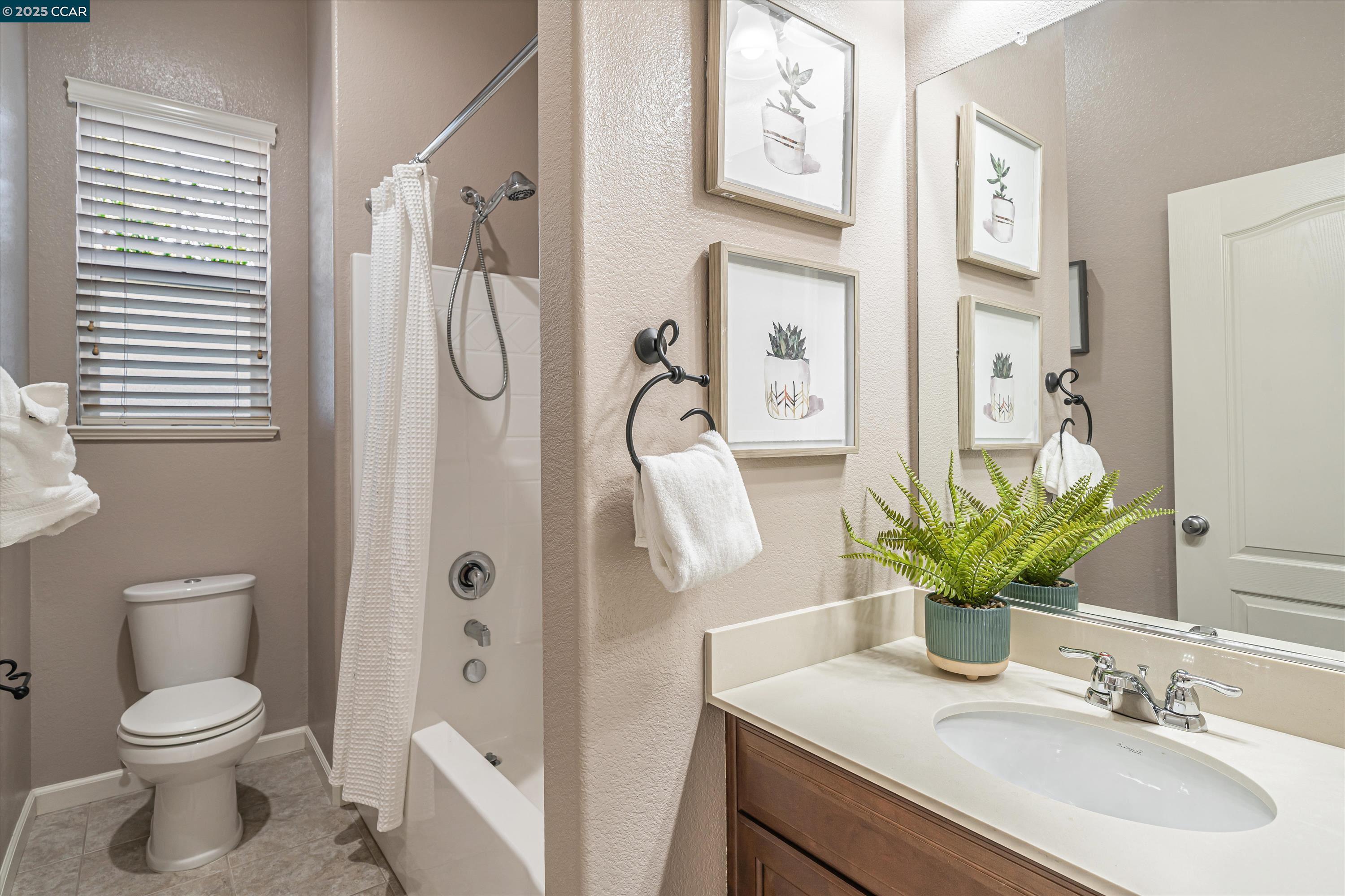 Detail Gallery Image 26 of 39 For 6432 Laurel Creek Pl, Livermore,  CA 94551 - 4 Beds | 3 Baths