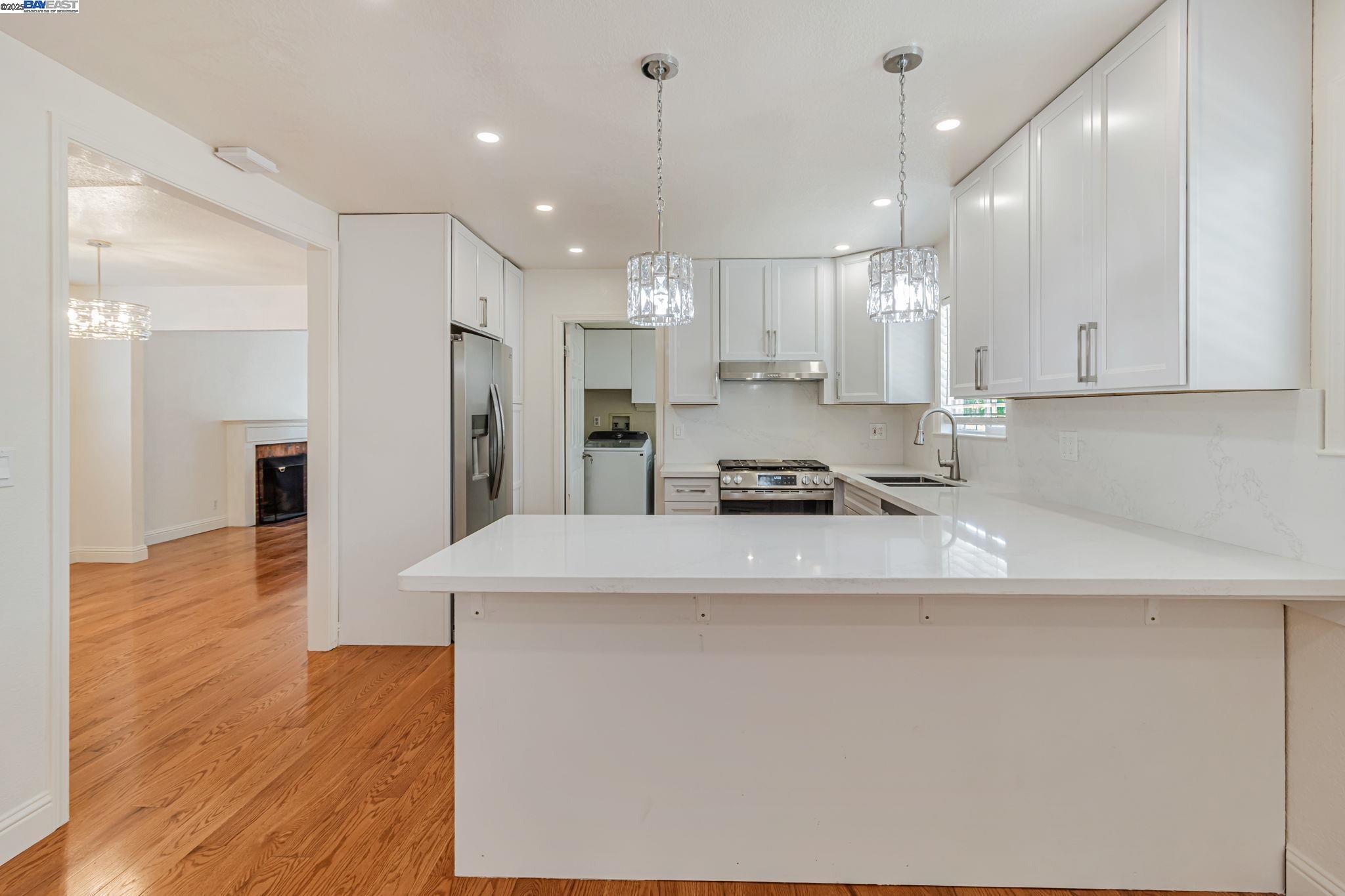 Detail Gallery Image 15 of 52 For 2940 Somerset Ave, Castro Valley,  CA 94546 - 4 Beds | 2 Baths