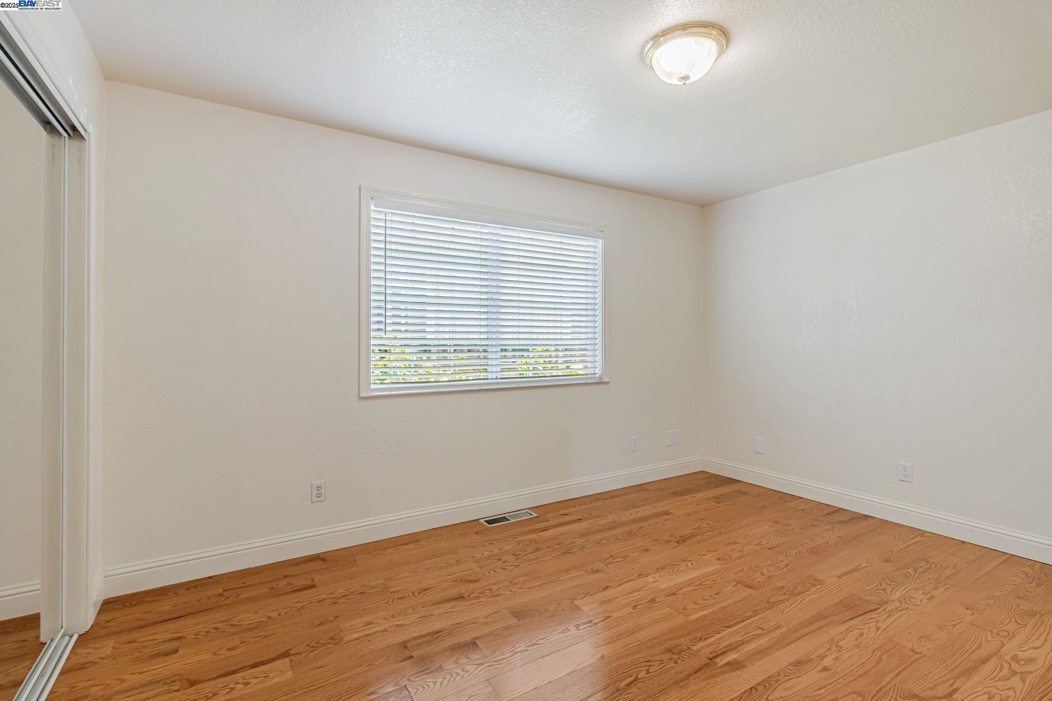 Detail Gallery Image 23 of 52 For 2940 Somerset Ave, Castro Valley,  CA 94546 - 4 Beds | 2 Baths