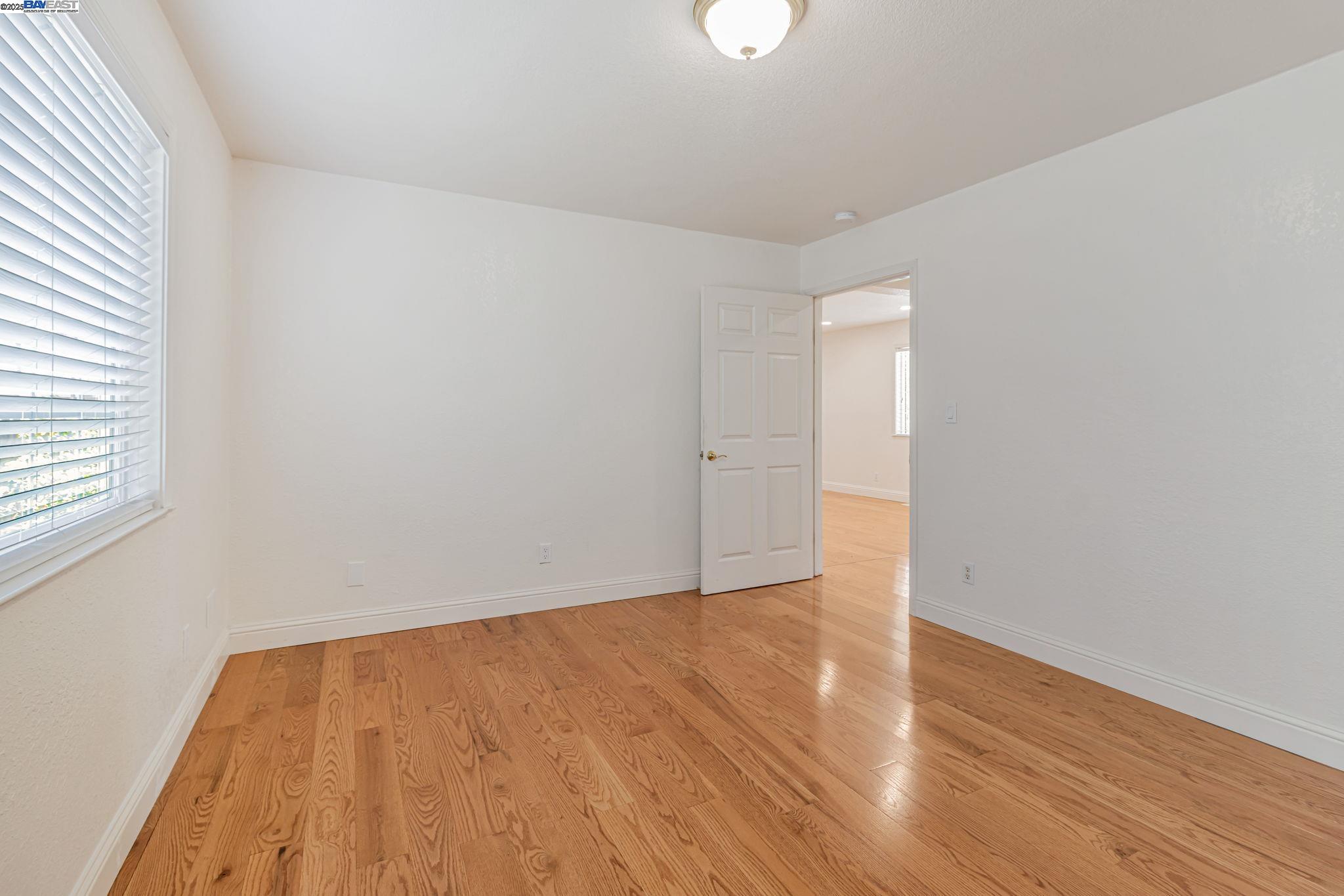Detail Gallery Image 24 of 52 For 2940 Somerset Ave, Castro Valley,  CA 94546 - 4 Beds | 2 Baths