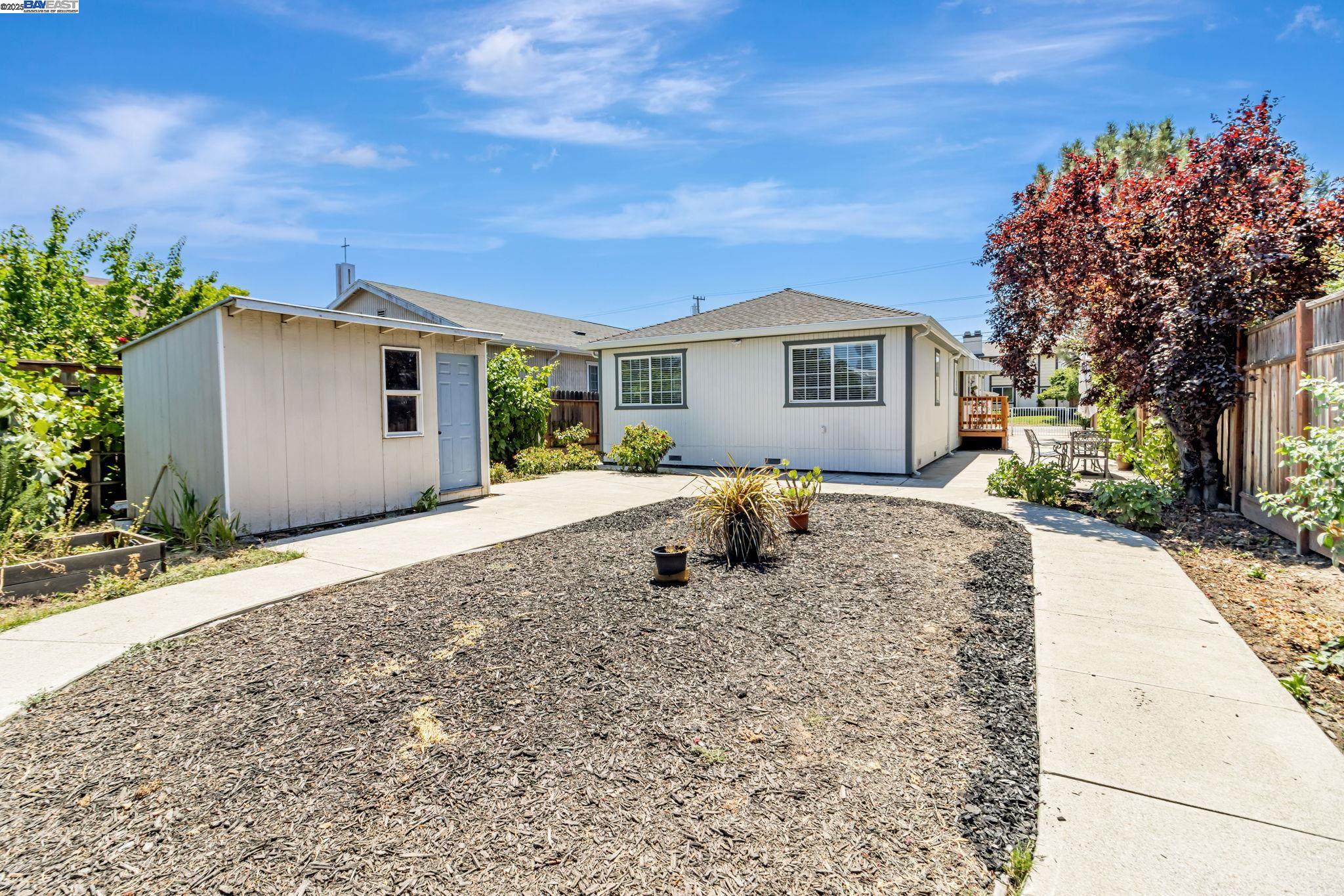 Detail Gallery Image 28 of 36 For 2940 Somerset Ave, Castro Valley,  CA 94546 - 4 Beds | 2 Baths