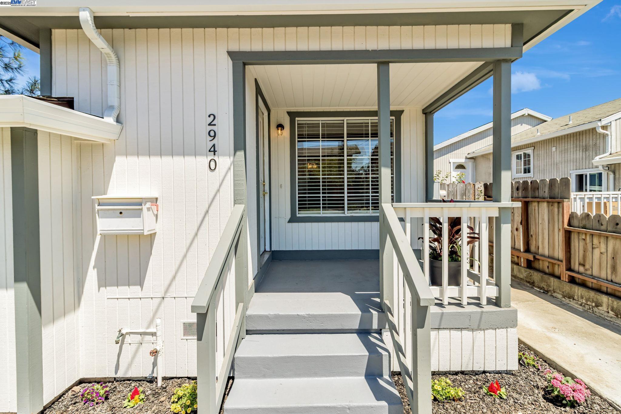 Detail Gallery Image 4 of 52 For 2940 Somerset Ave, Castro Valley,  CA 94546 - 4 Beds | 2 Baths