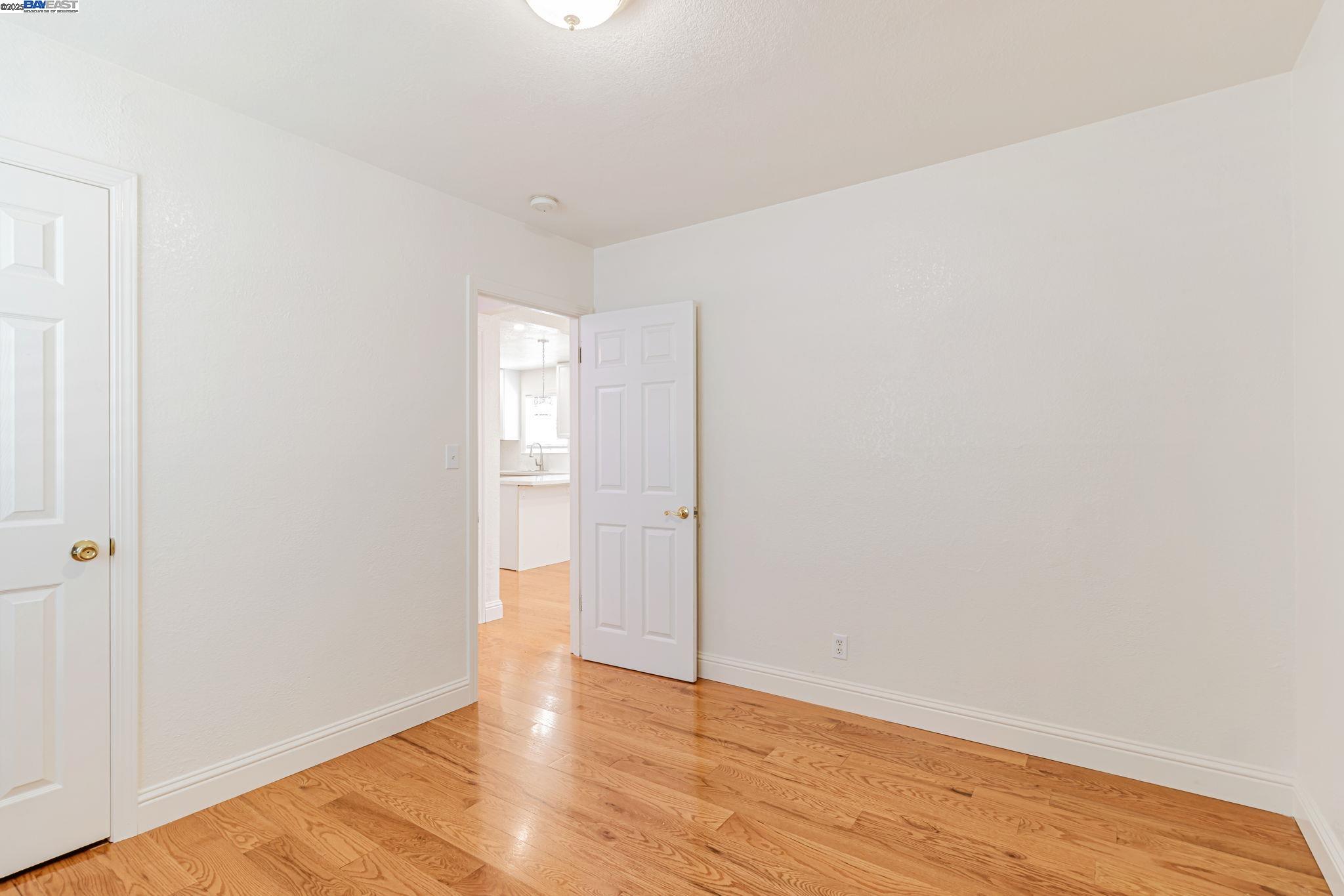 Detail Gallery Image 36 of 52 For 2940 Somerset Ave, Castro Valley,  CA 94546 - 4 Beds | 2 Baths