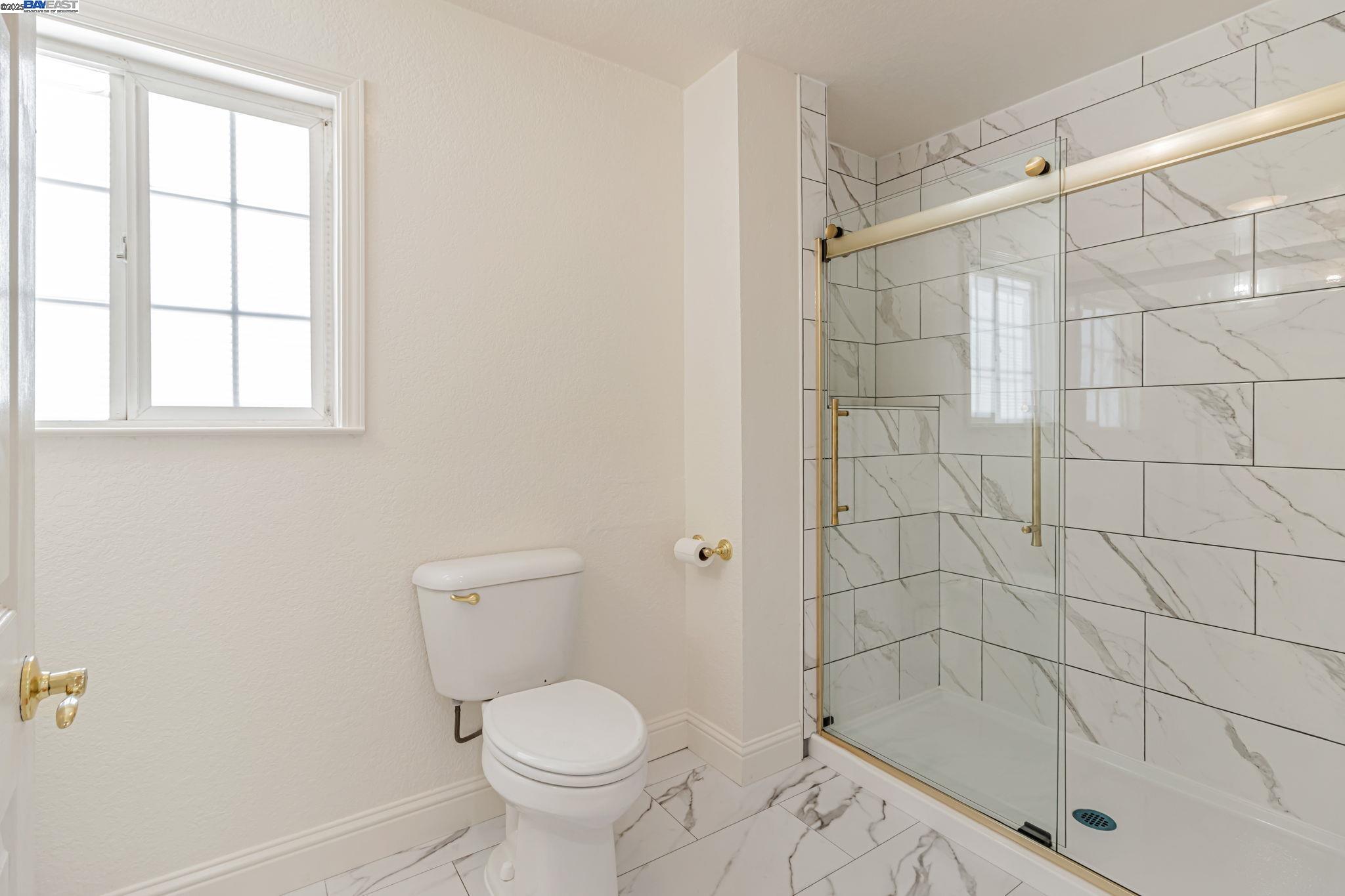 Detail Gallery Image 39 of 52 For 2940 Somerset Ave, Castro Valley,  CA 94546 - 4 Beds | 2 Baths