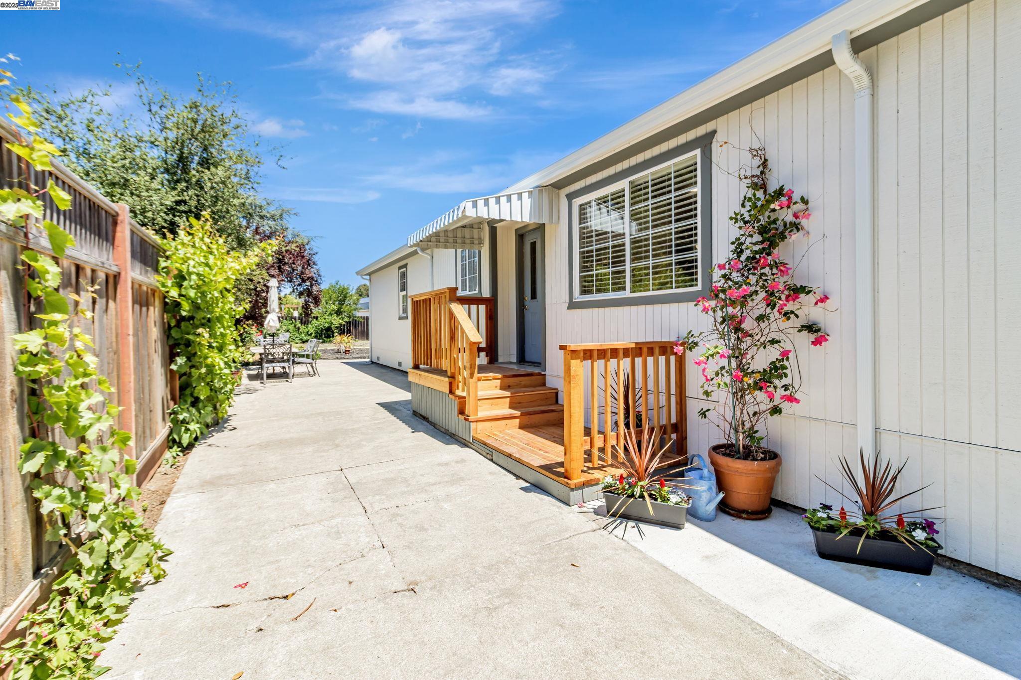 Detail Gallery Image 44 of 52 For 2940 Somerset Ave, Castro Valley,  CA 94546 - 4 Beds | 2 Baths