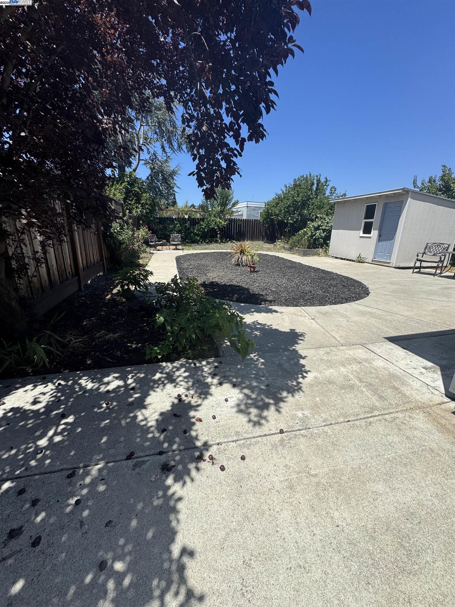 Detail Gallery Image 47 of 52 For 2940 Somerset Ave, Castro Valley,  CA 94546 - 4 Beds | 2 Baths