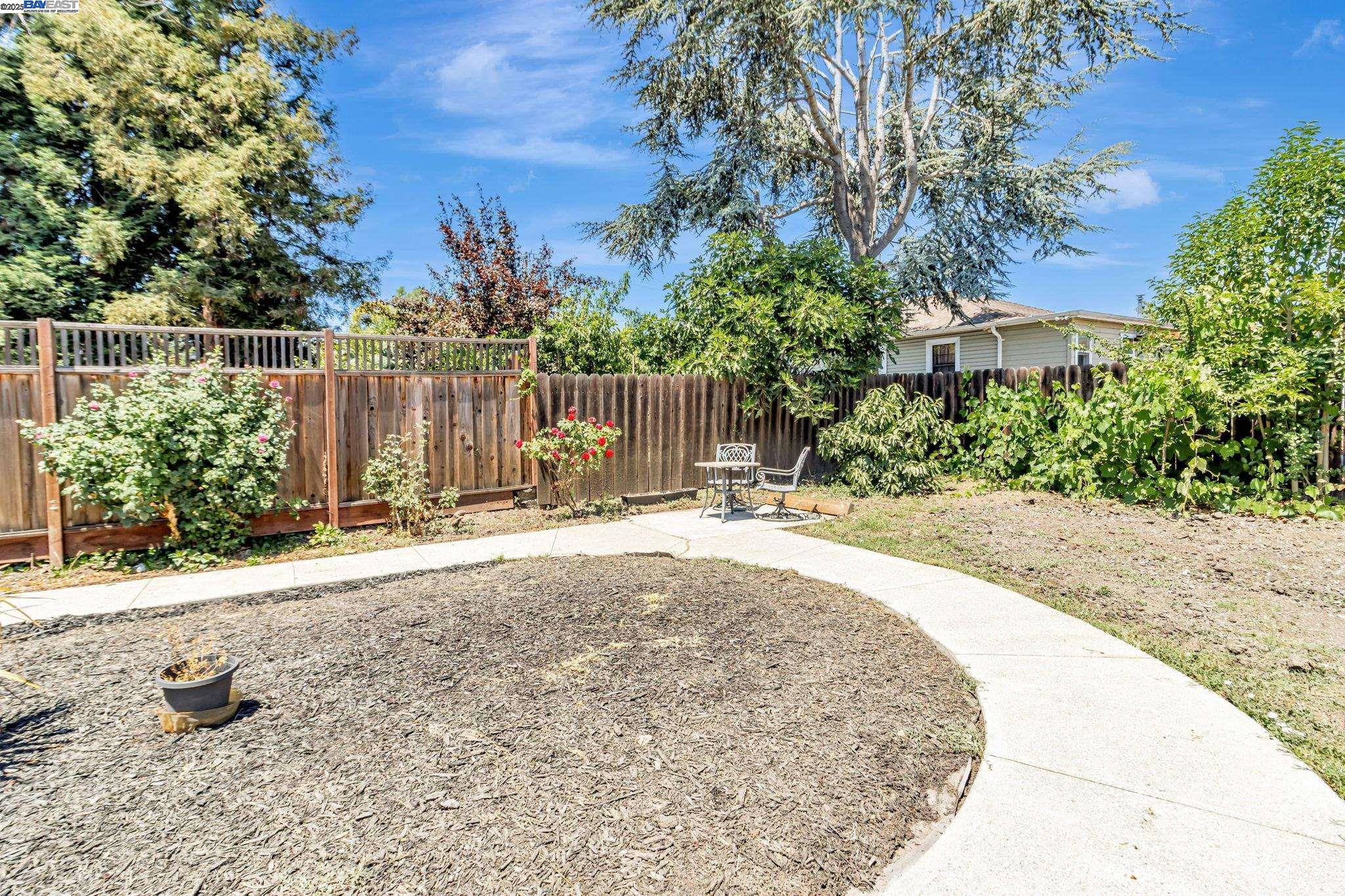 Detail Gallery Image 51 of 52 For 2940 Somerset Ave, Castro Valley,  CA 94546 - 4 Beds | 2 Baths
