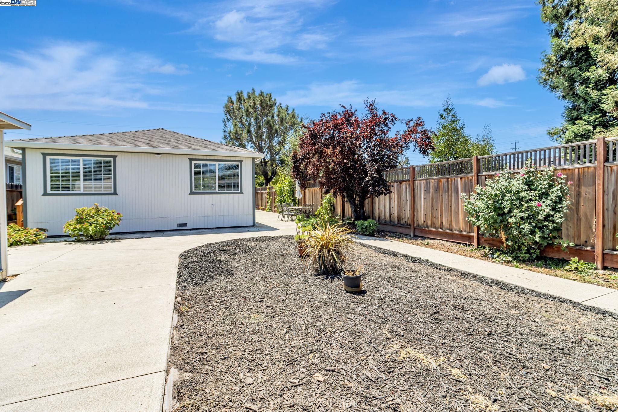 Detail Gallery Image 52 of 52 For 2940 Somerset Ave, Castro Valley,  CA 94546 - 4 Beds | 2 Baths