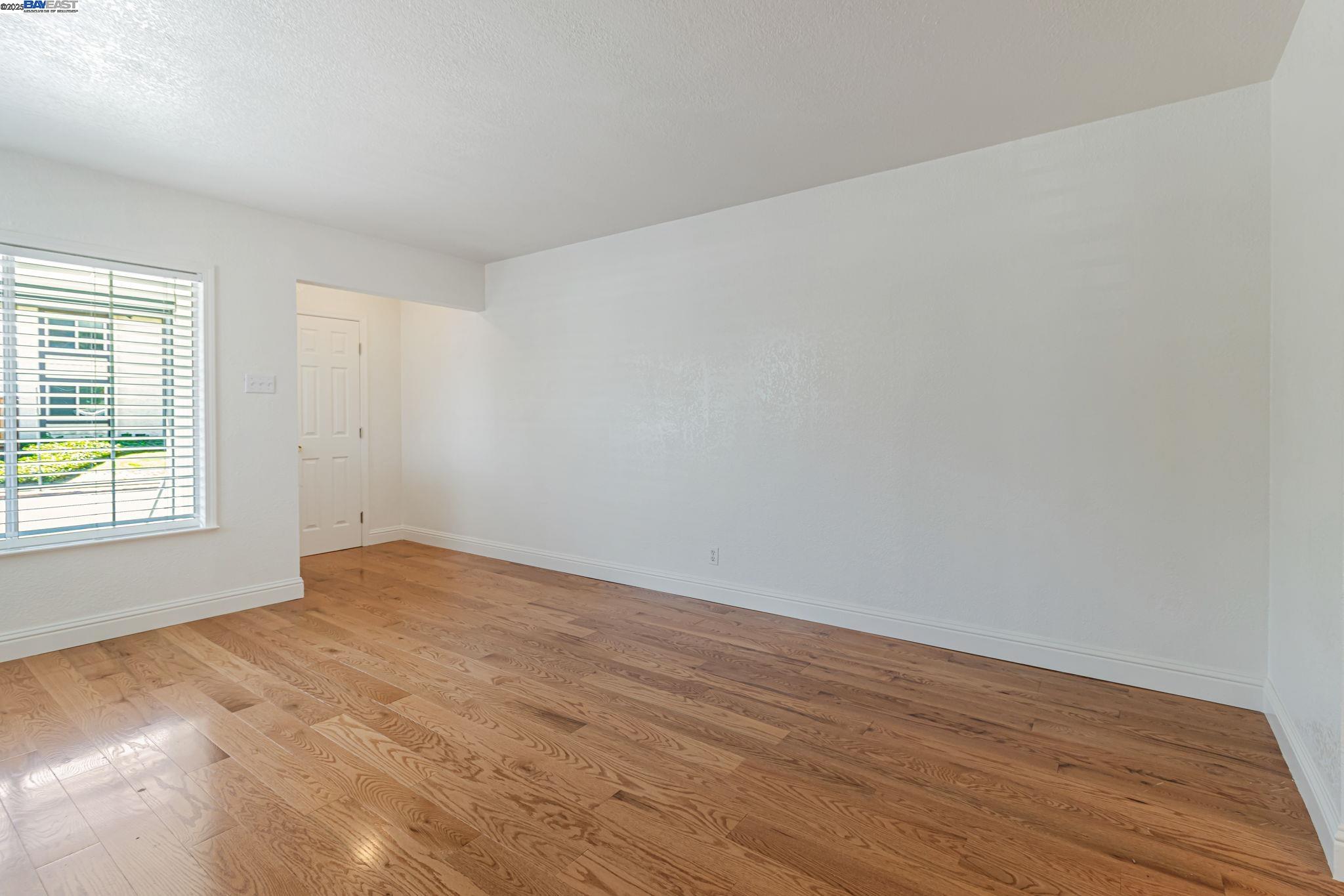 Detail Gallery Image 9 of 52 For 2940 Somerset Ave, Castro Valley,  CA 94546 - 4 Beds | 2 Baths