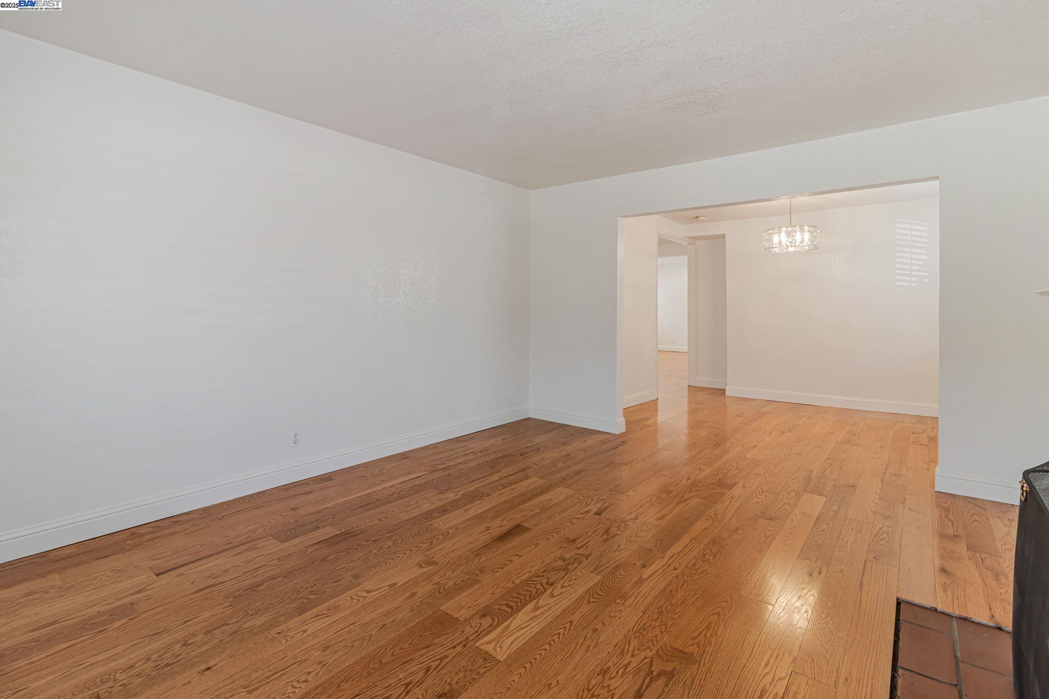 Detail Gallery Image 10 of 52 For 2940 Somerset Ave, Castro Valley,  CA 94546 - 4 Beds | 2 Baths