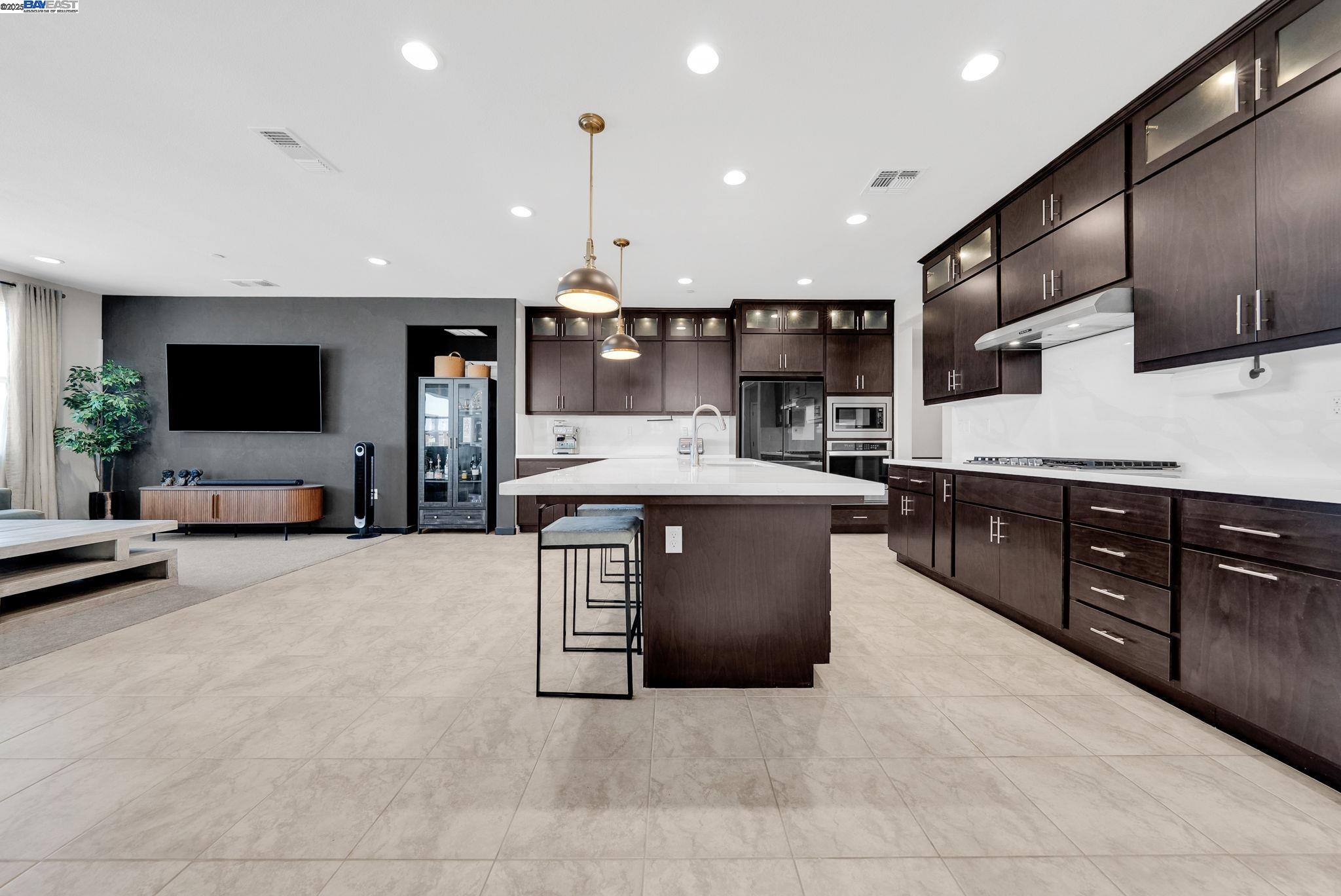 Detail Gallery Image 14 of 60 For 2859 Wylin Blvd, Lathrop,  CA 95330 - 5 Beds | 4/1 Baths