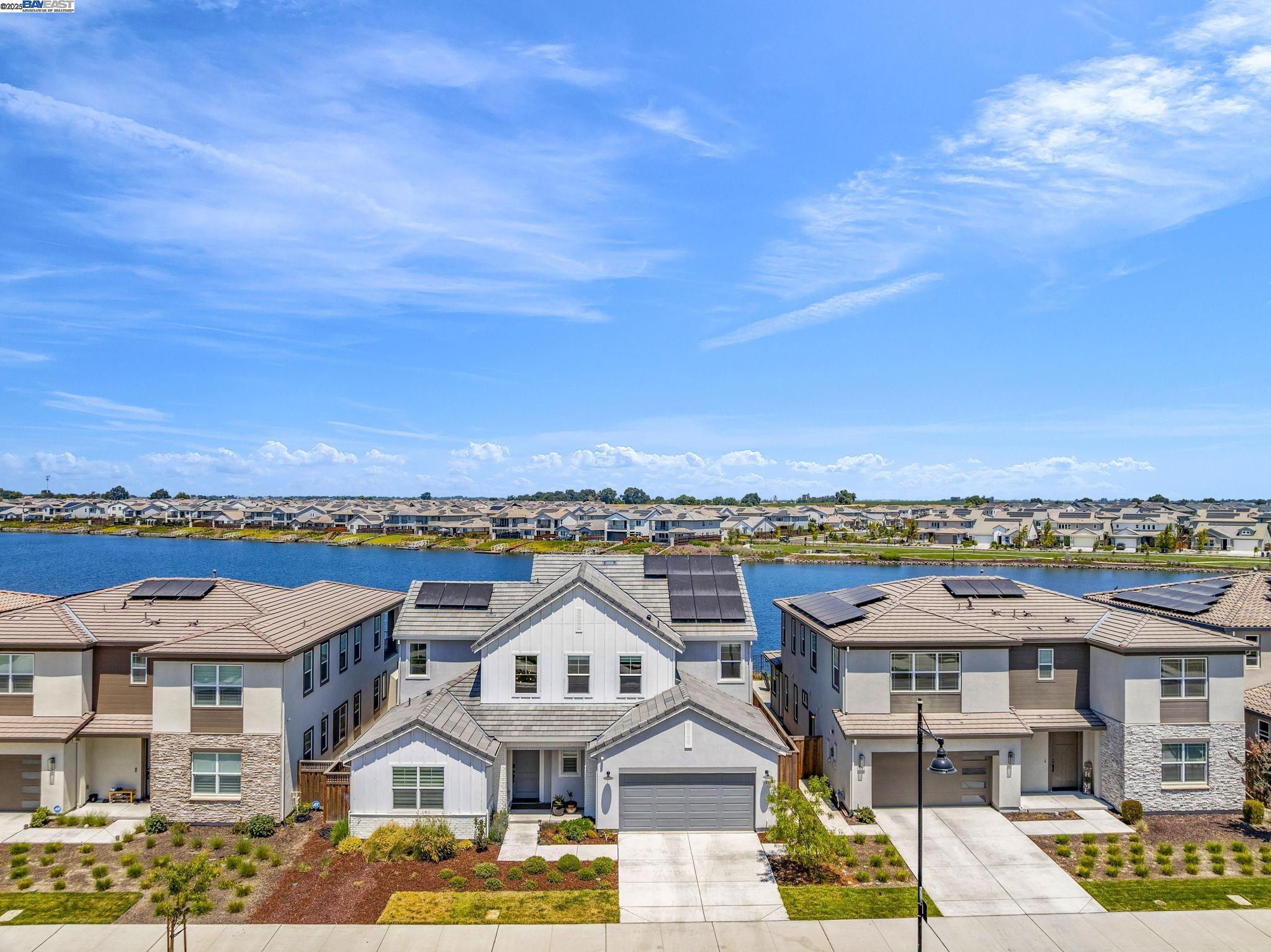Detail Gallery Image 3 of 60 For 2859 Wylin Blvd, Lathrop,  CA 95330 - 5 Beds | 4/1 Baths