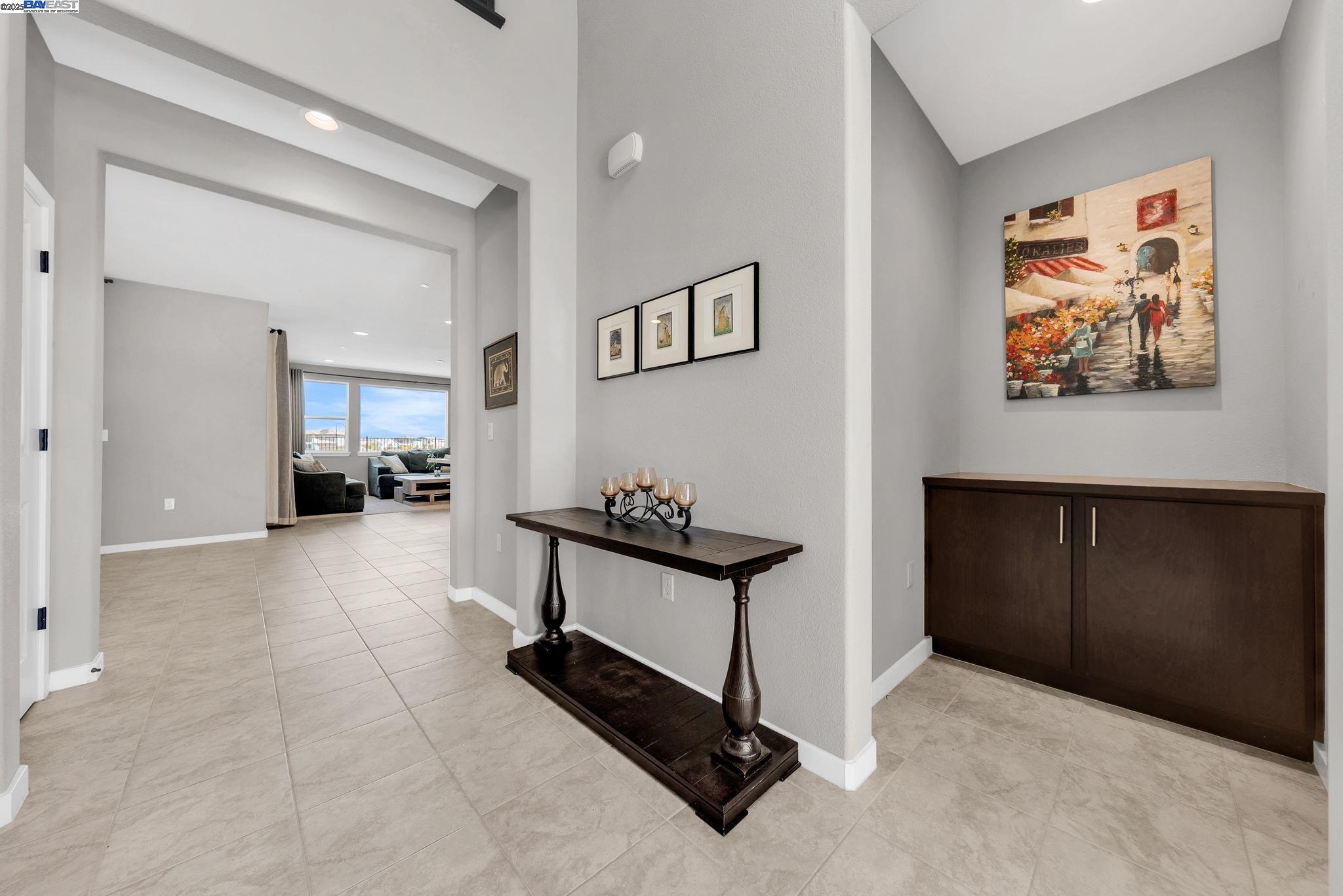 Detail Gallery Image 5 of 60 For 2859 Wylin Blvd, Lathrop,  CA 95330 - 5 Beds | 4/1 Baths