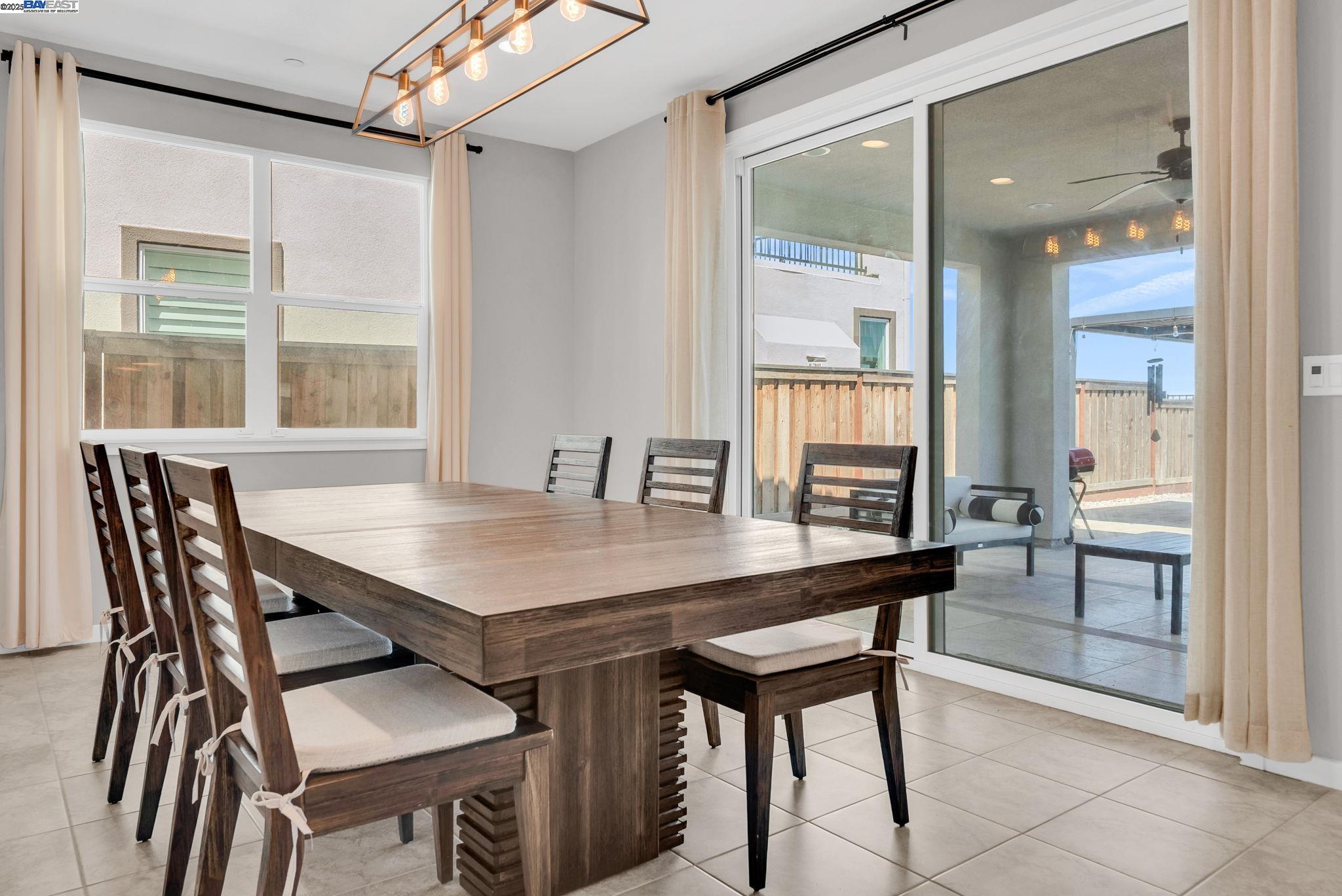 Detail Gallery Image 9 of 60 For 2859 Wylin Blvd, Lathrop,  CA 95330 - 5 Beds | 4/1 Baths