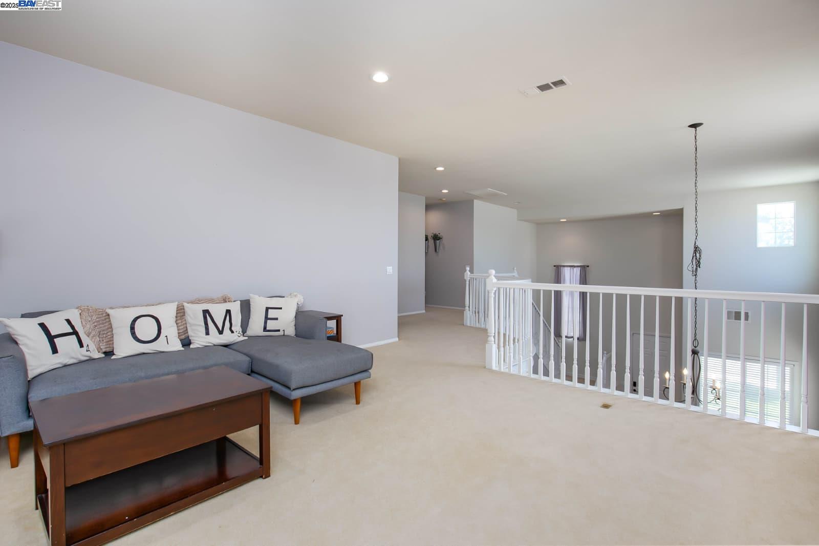 Detail Gallery Image 12 of 16 For 44927 Normandy Ln, Lancaster,  CA 93534 - 3 Beds | 3 Baths