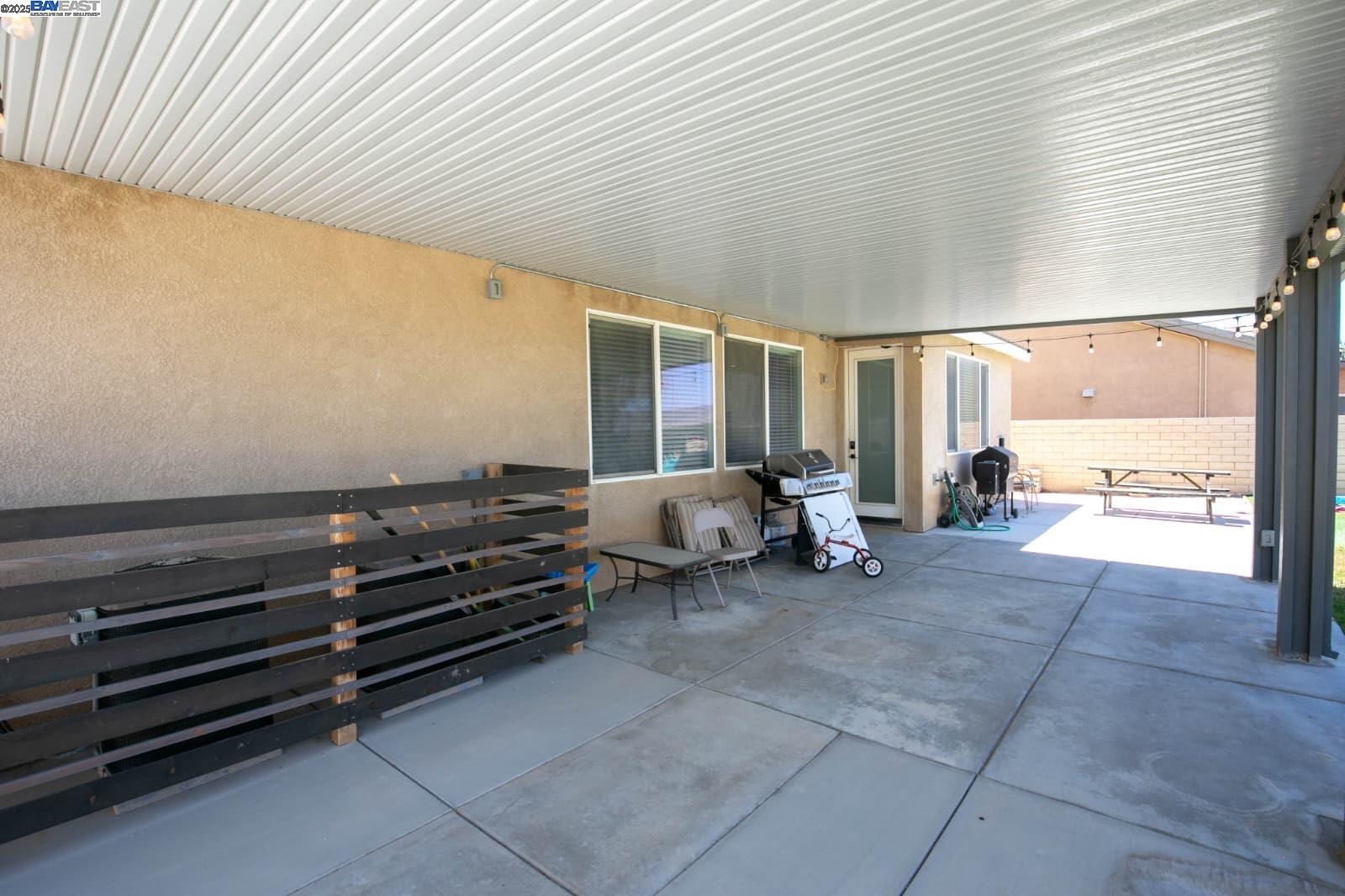 Detail Gallery Image 14 of 16 For 44927 Normandy Ln, Lancaster,  CA 93534 - 3 Beds | 3 Baths