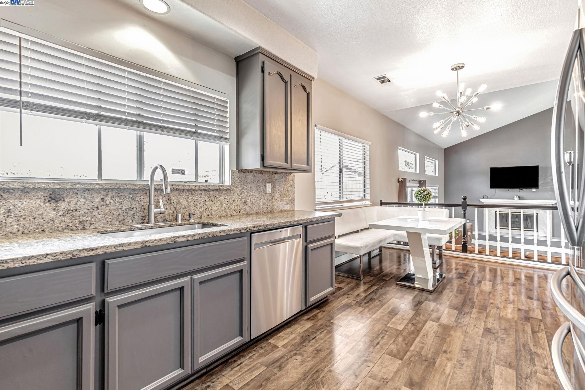 Detail Gallery Image 11 of 51 For 639 Eaker Ct, Antioch,  CA 94509 - 3 Beds | 3 Baths