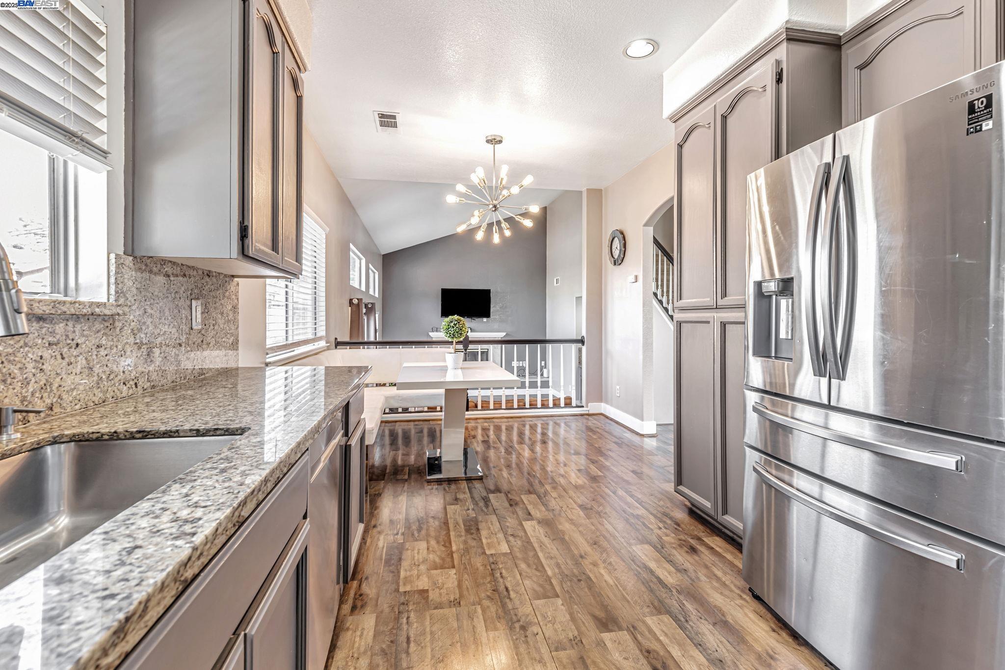 Detail Gallery Image 12 of 51 For 639 Eaker Ct, Antioch,  CA 94509 - 3 Beds | 3 Baths