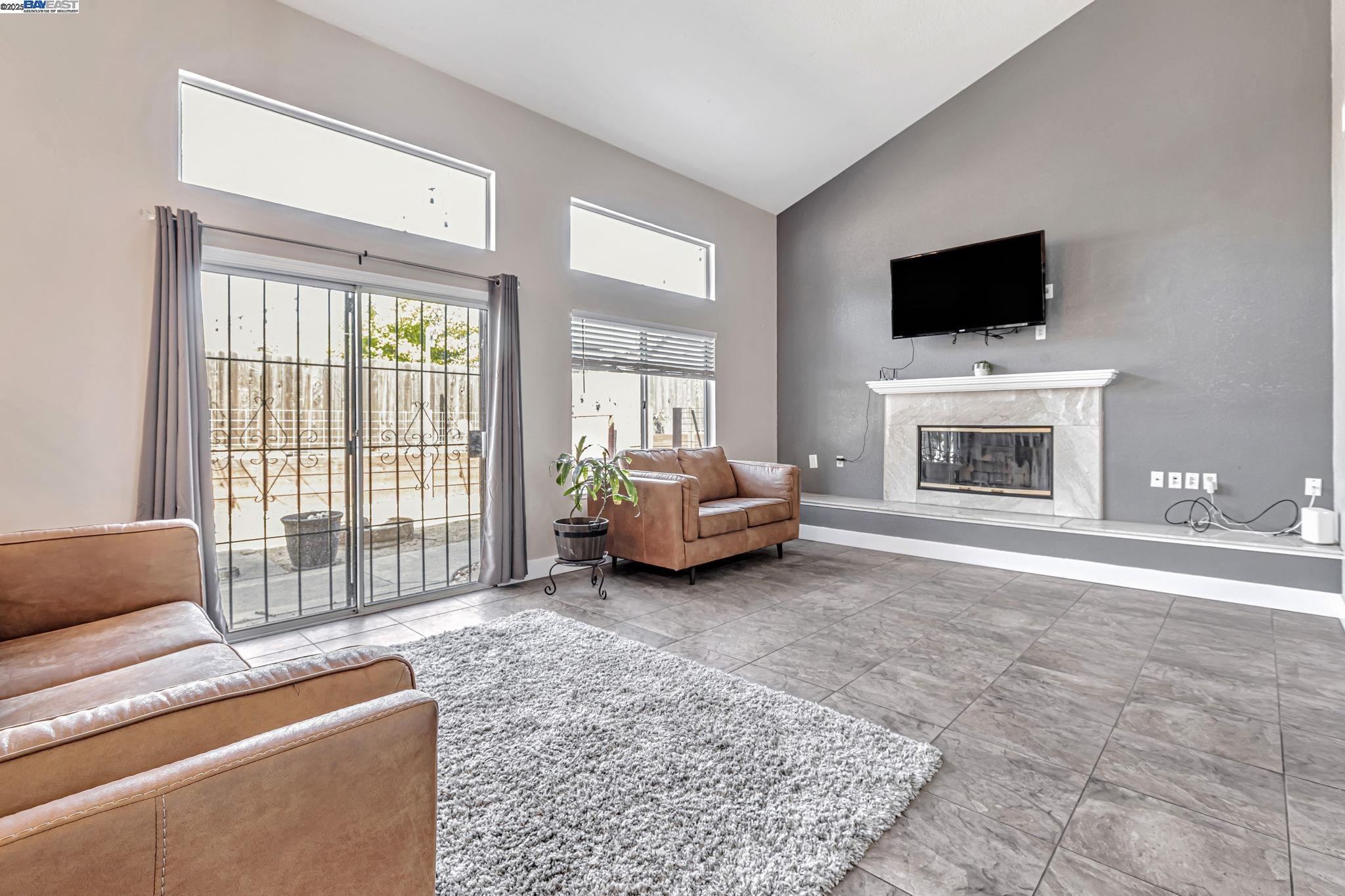 Detail Gallery Image 14 of 51 For 639 Eaker Ct, Antioch,  CA 94509 - 3 Beds | 3 Baths