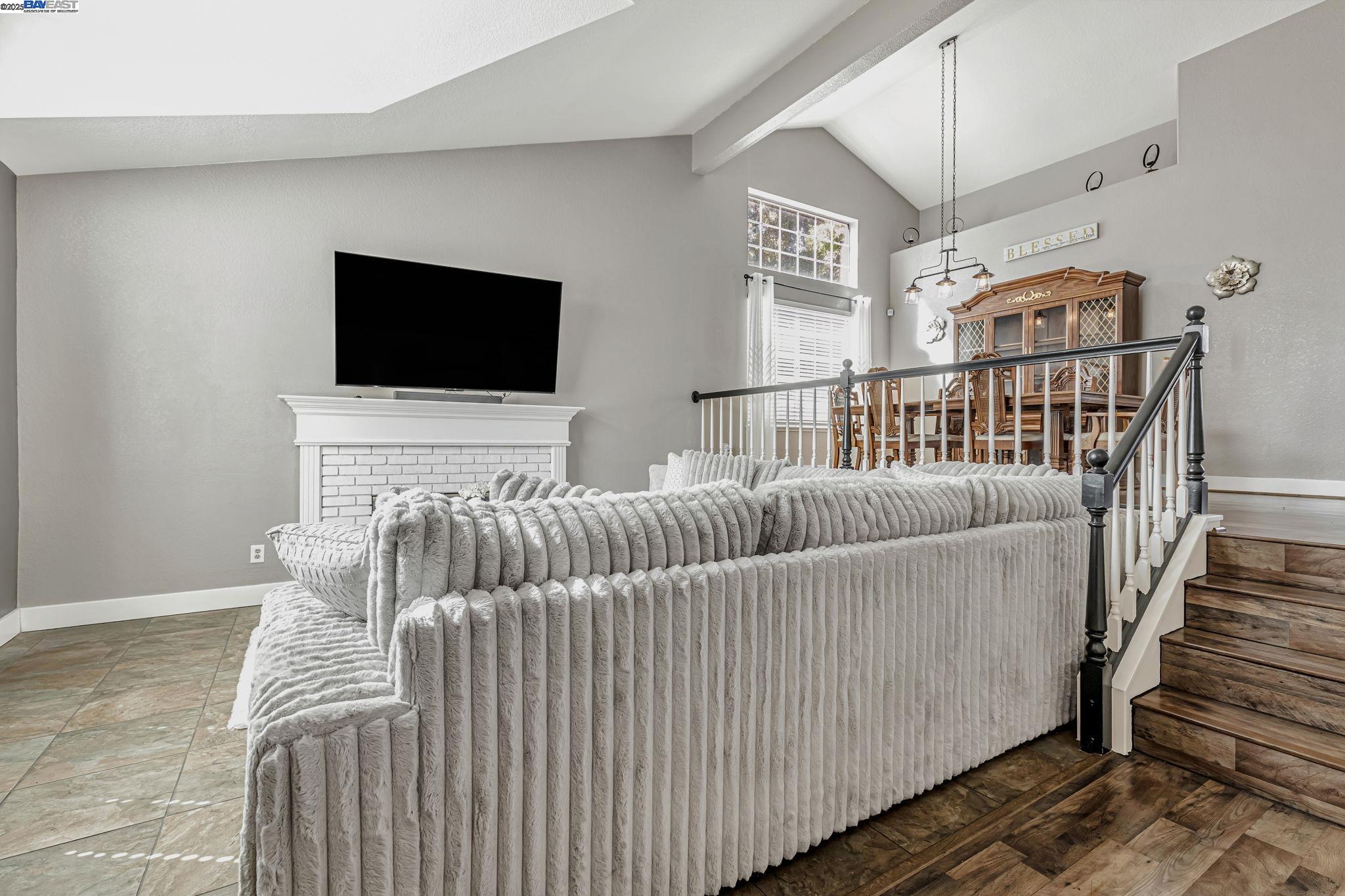 Detail Gallery Image 6 of 51 For 639 Eaker Ct, Antioch,  CA 94509 - 3 Beds | 3 Baths