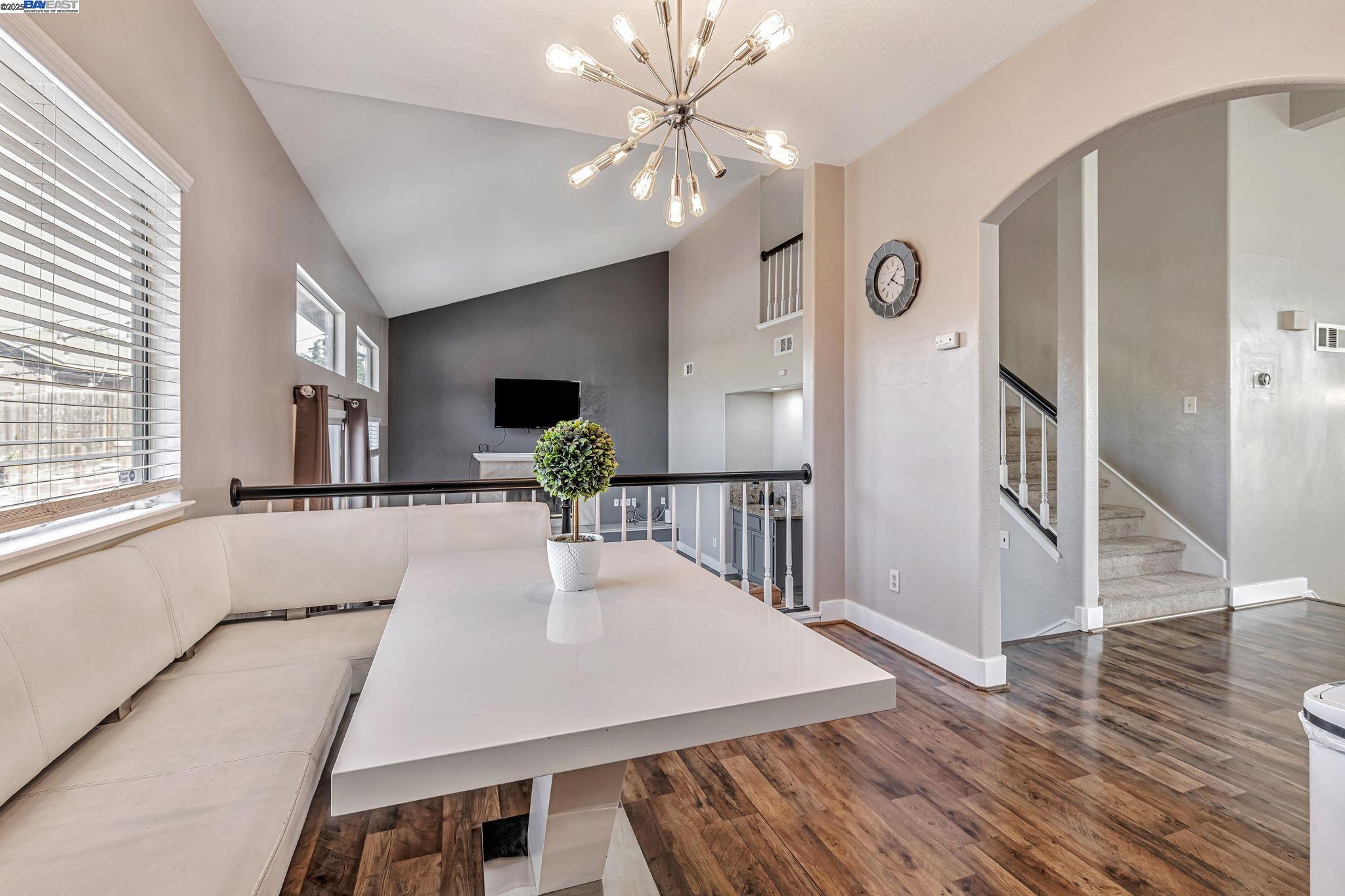 Detail Gallery Image 10 of 51 For 639 Eaker Ct, Antioch,  CA 94509 - 3 Beds | 3 Baths