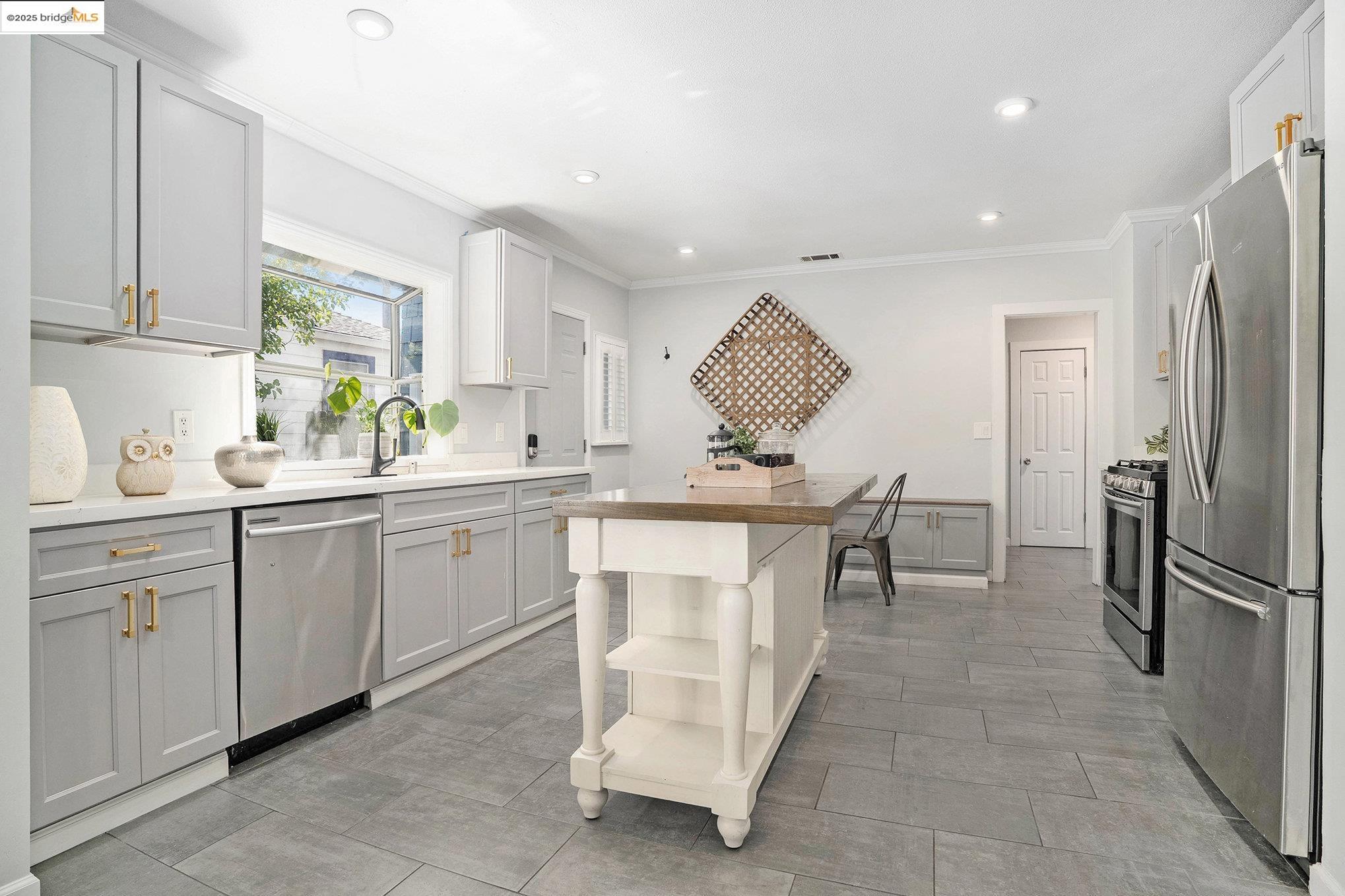 Detail Gallery Image 11 of 29 For 1226 W Elm Street, Stockton,  CA 95203-1631 - 2 Beds | 1 Baths