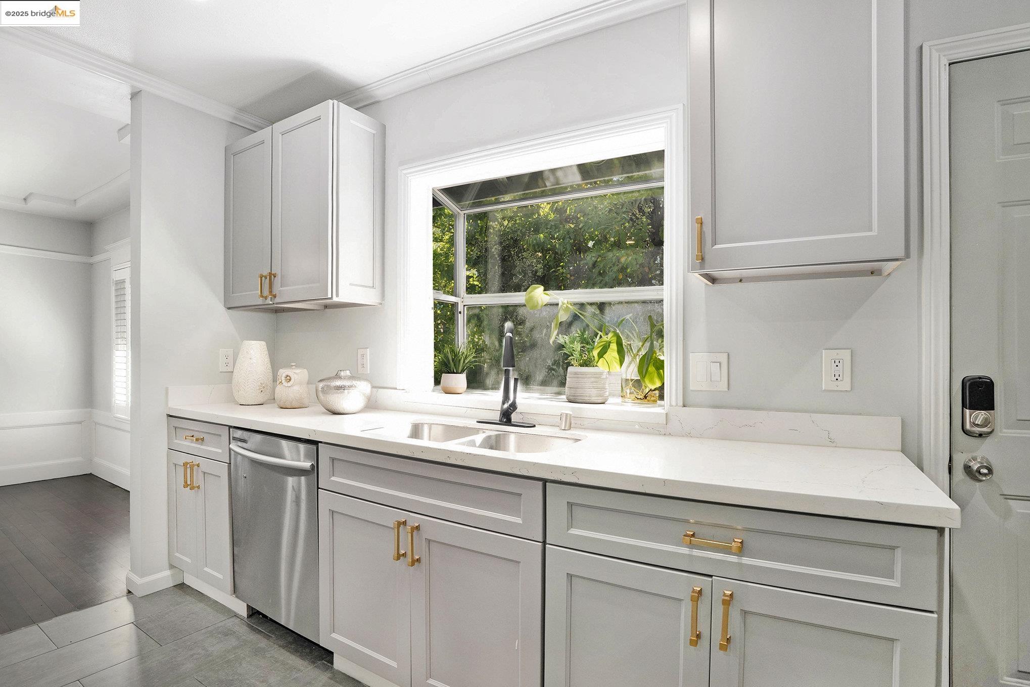 Detail Gallery Image 12 of 29 For 1226 W Elm Street, Stockton,  CA 95203-1631 - 2 Beds | 1 Baths