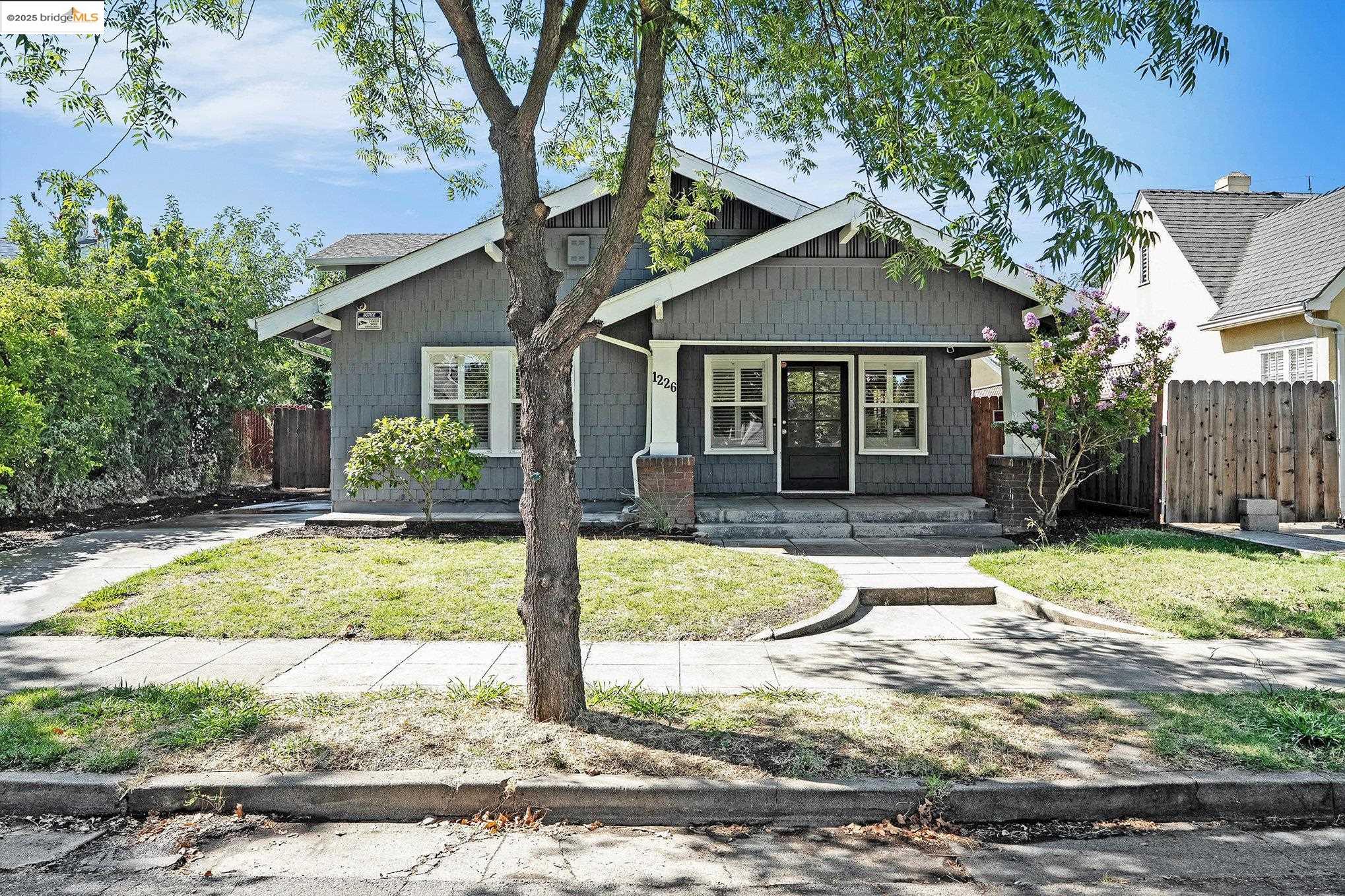 Detail Gallery Image 3 of 29 For 1226 W Elm Street, Stockton,  CA 95203-1631 - 2 Beds | 1 Baths