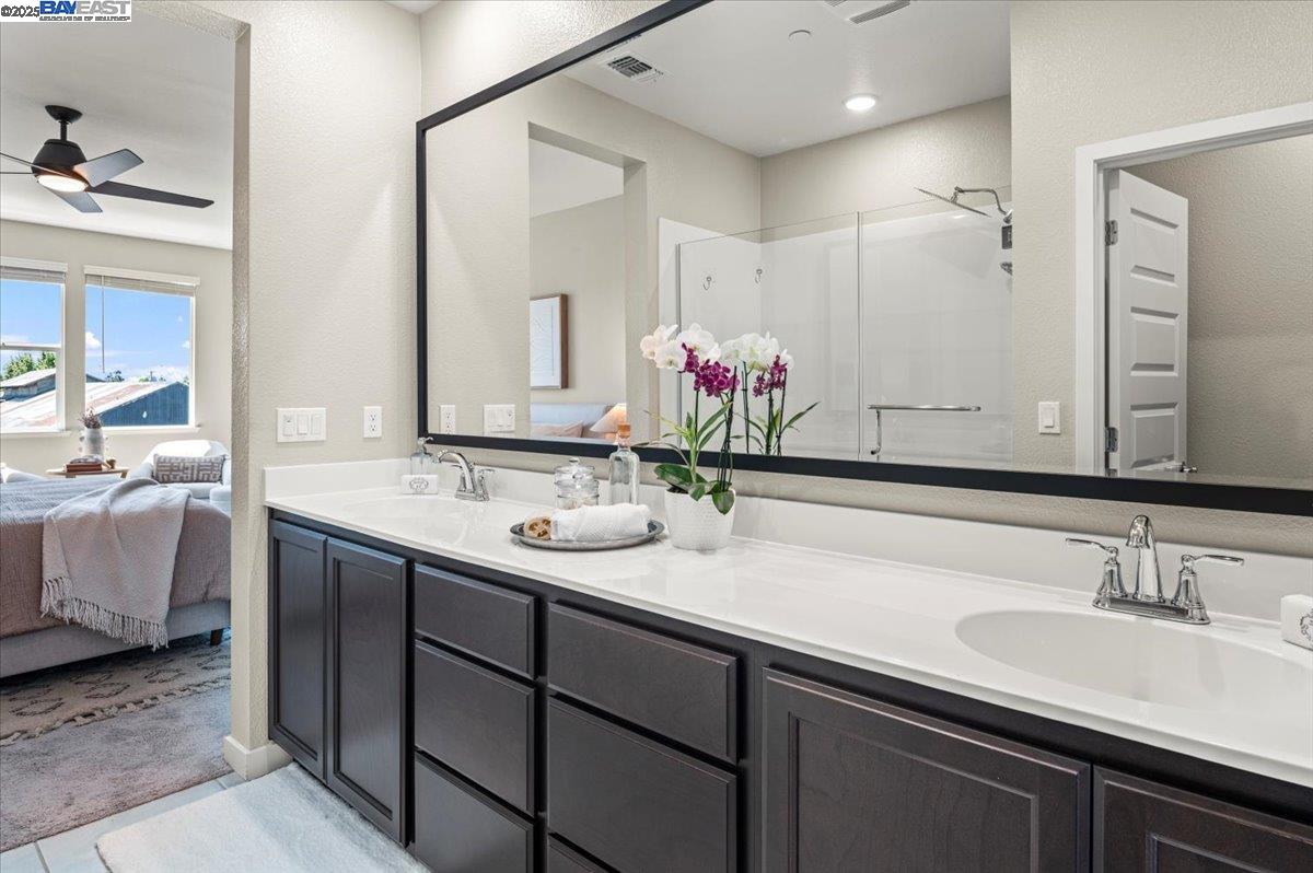 Detail Gallery Image 22 of 42 For 1726 17th St, Oakland,  CA 94607 - 3 Beds | 3 Baths