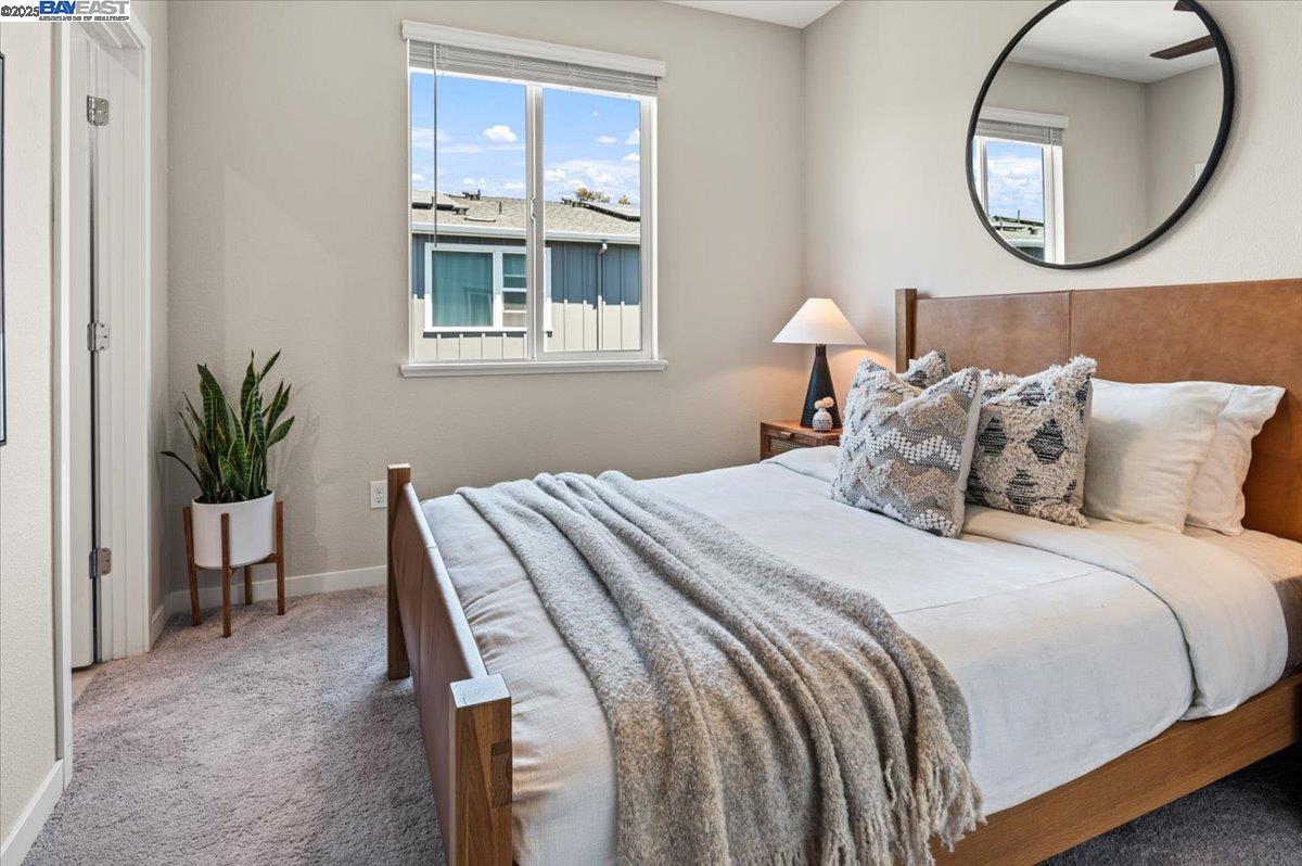 Detail Gallery Image 33 of 42 For 1726 17th St, Oakland,  CA 94607 - 3 Beds | 3 Baths
