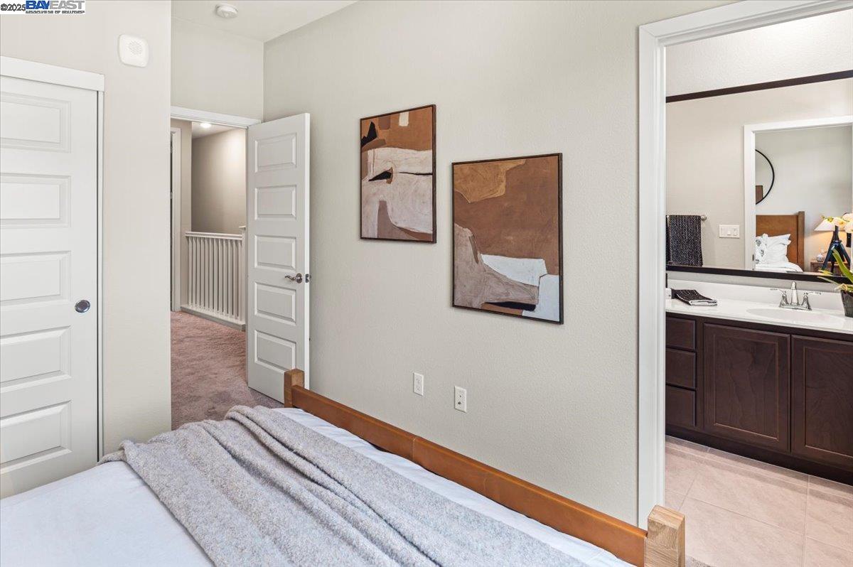 Detail Gallery Image 35 of 42 For 1726 17th St, Oakland,  CA 94607 - 3 Beds | 3 Baths