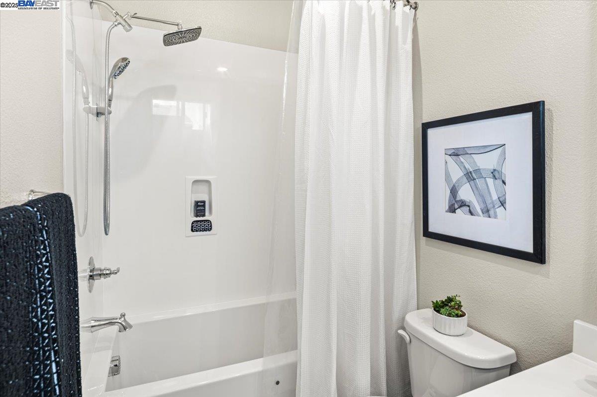 Detail Gallery Image 39 of 42 For 1726 17th St, Oakland,  CA 94607 - 3 Beds | 3 Baths