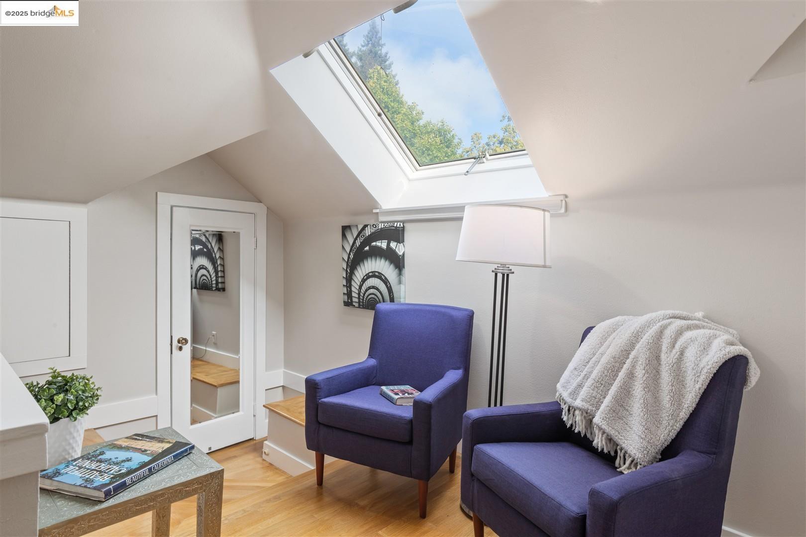 Detail Gallery Image 19 of 57 For 61 Wildwood Ave, Piedmont,  CA 94610 - 6 Beds | 4/1 Baths